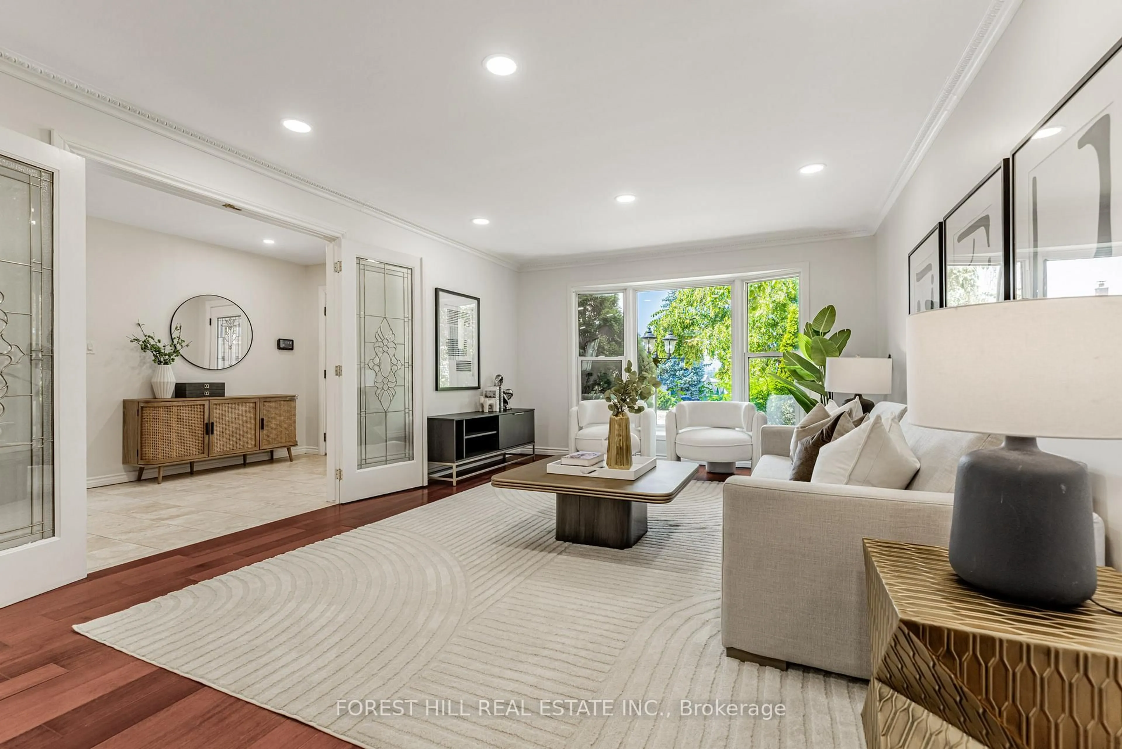 Living room with furniture, unknown for 241 Shaughnessy Blvd, Toronto Ontario M2J 1K5