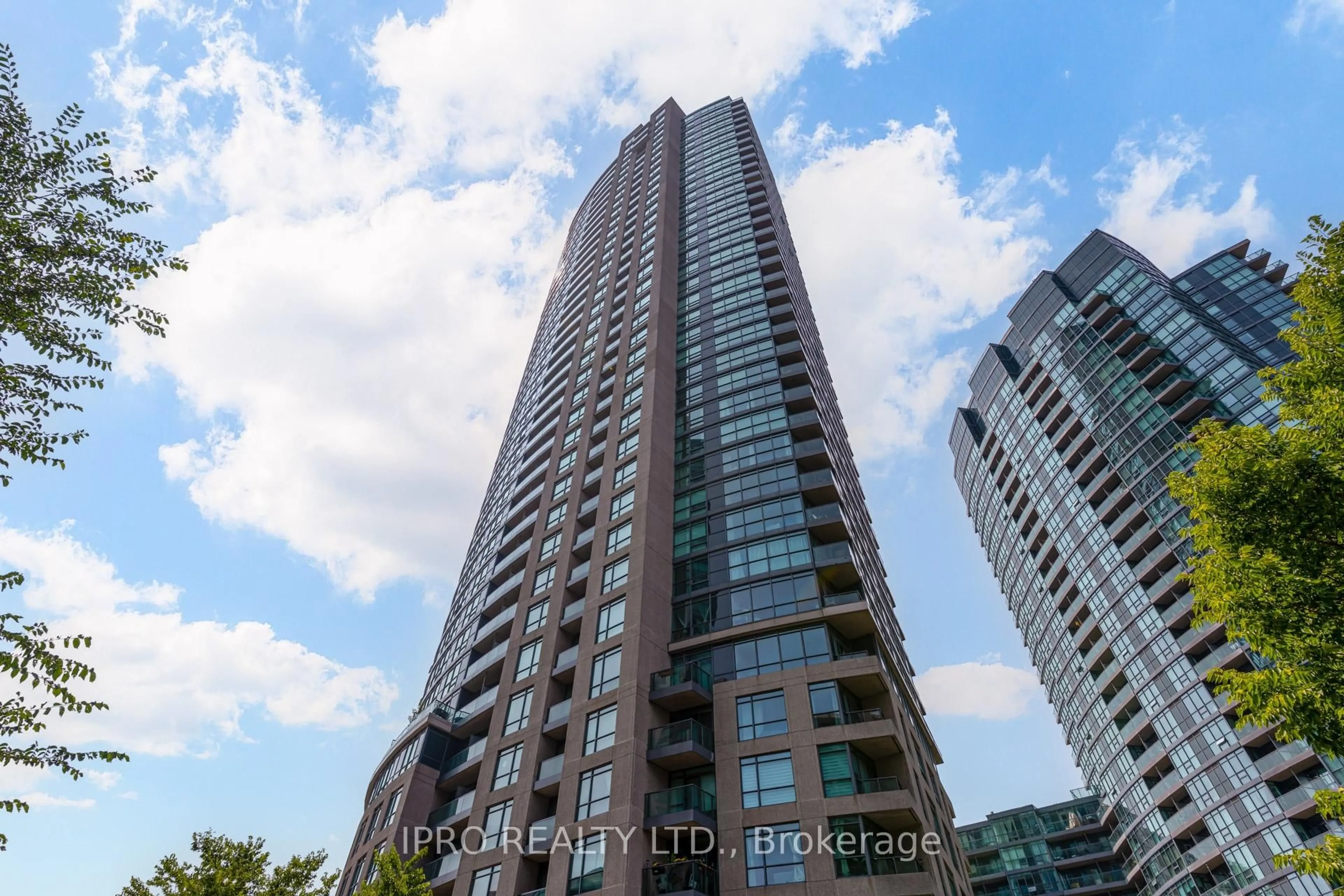 A pic from outside/outdoor area/front of a property/back of a property/a pic from drone, city buildings view from balcony for 219 Fort York Blvd #1407, Toronto Ontario M5V 1B1