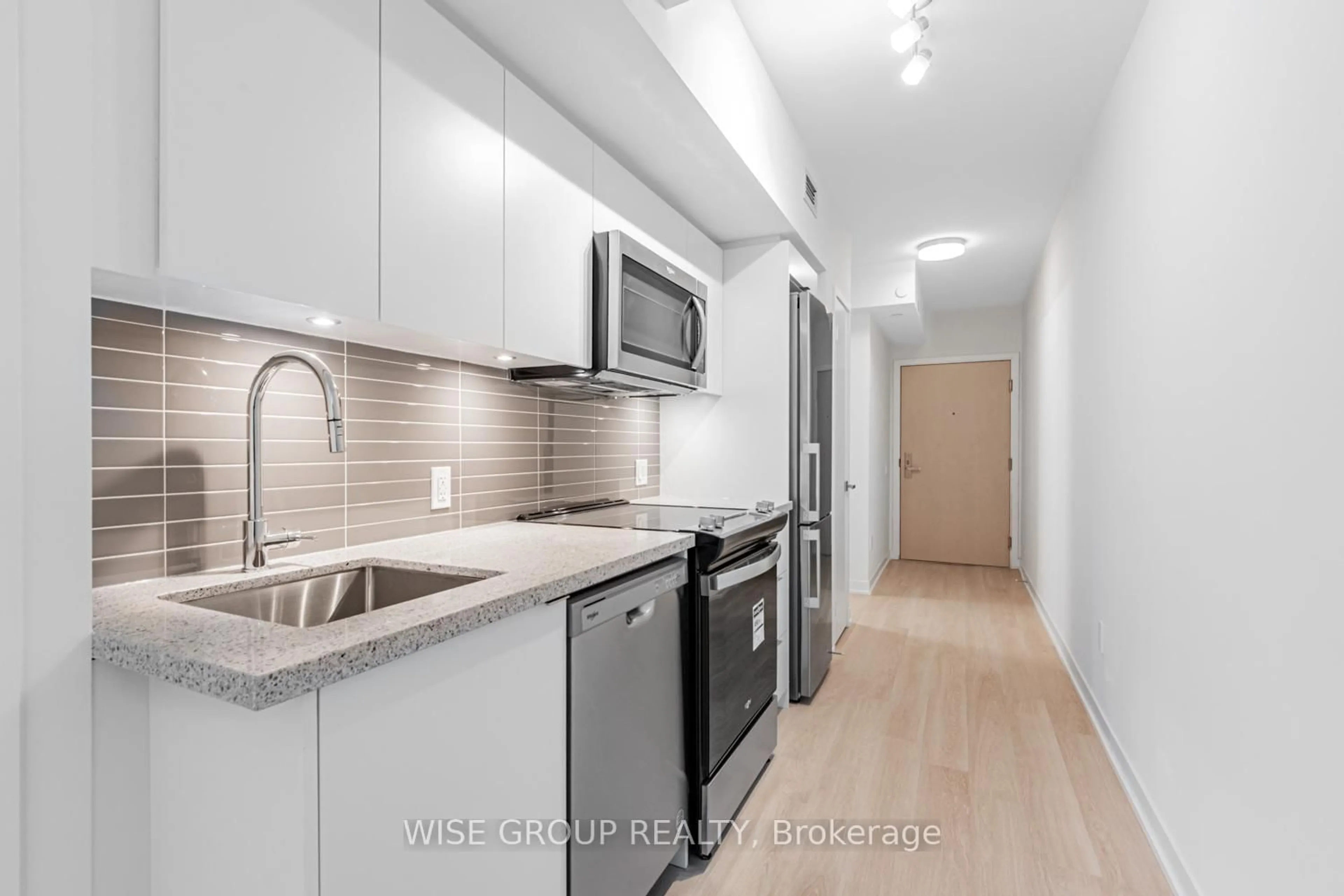 Standard kitchen, unknown for 500 Wilson Ave #303, Toronto Ontario M3H 5Y9