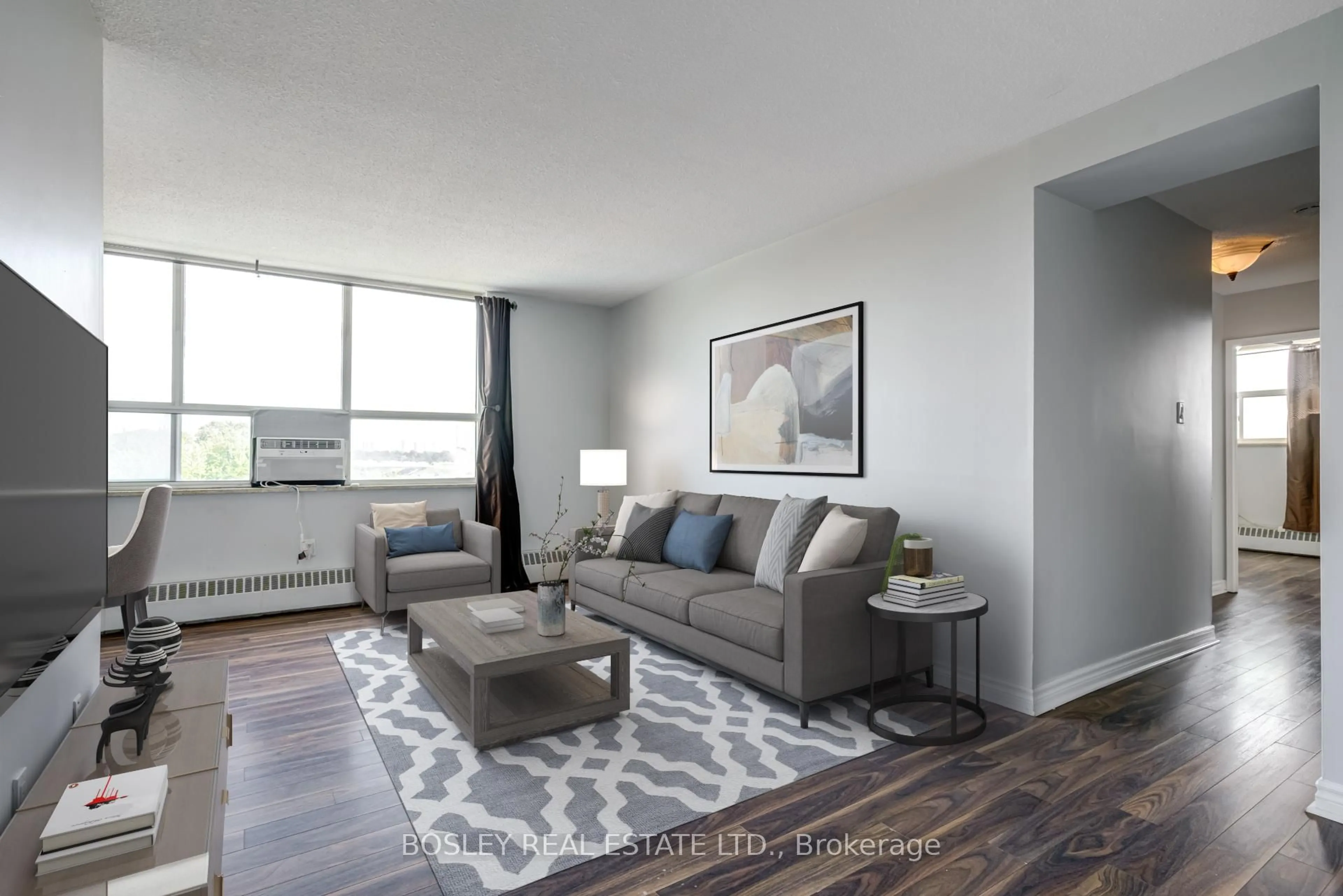 Living room with furniture, unknown for 5 Parkway Forest Dr #801, Toronto Ontario M2J 1L2
