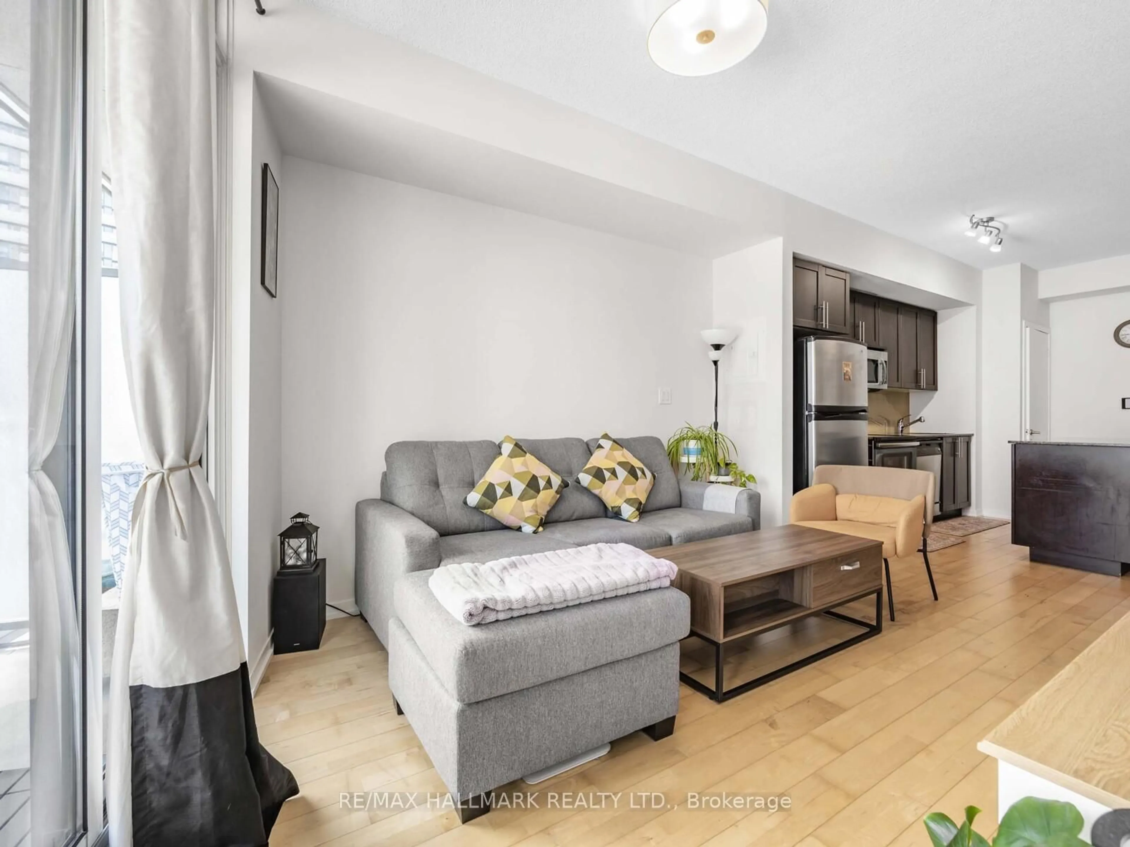 Living room with furniture, unknown for 65 Bremner Blvd #2109, Toronto Ontario M5J 0A7