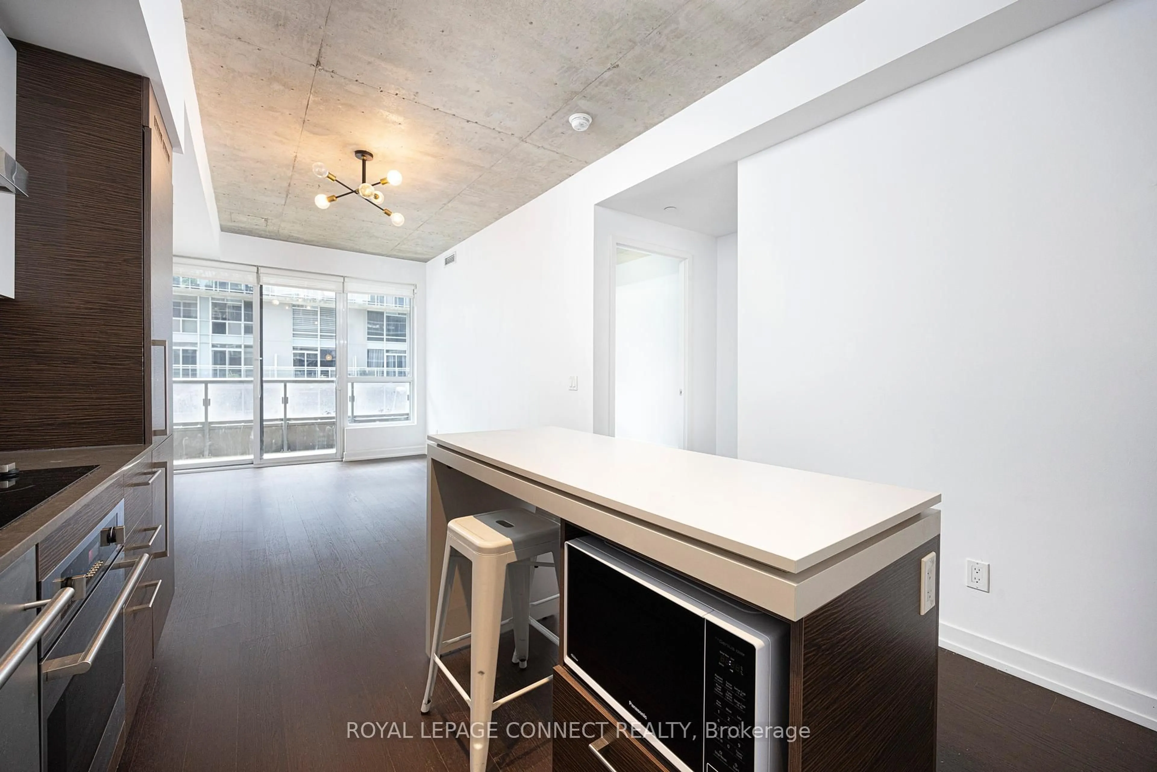 Unknown for 1030 King St #323, Toronto Ontario M6K 0B4