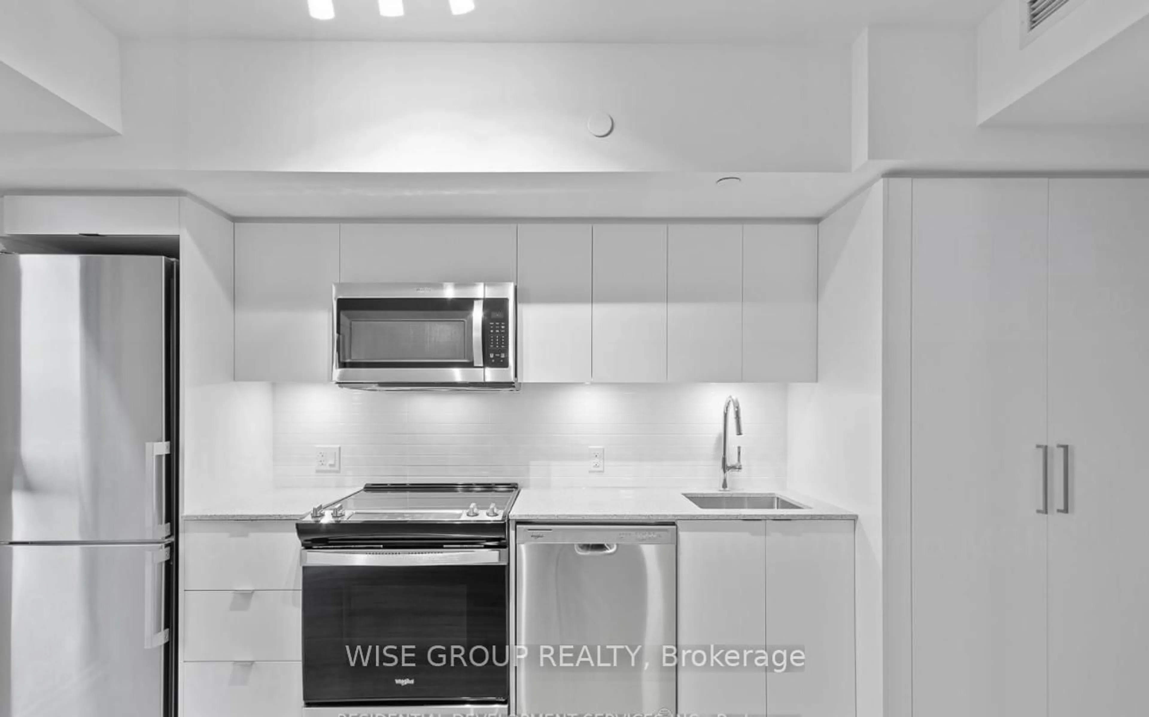 Standard kitchen, unknown for 500 Wilson Ave #736, Toronto Ontario M3H 5Y9