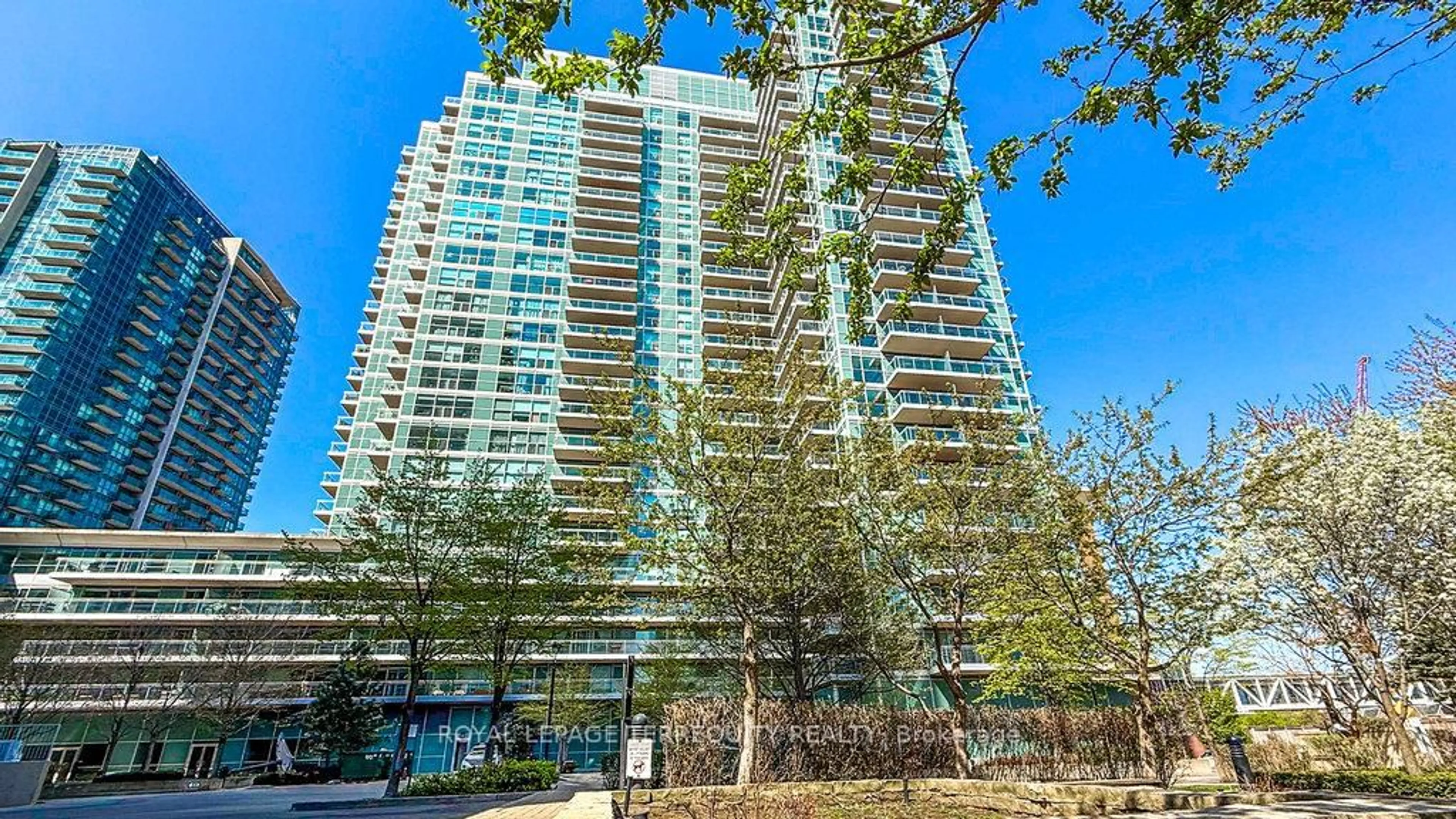 Unknown for 100 Western Battery Rd #1901, Toronto Ontario M6K 3S2