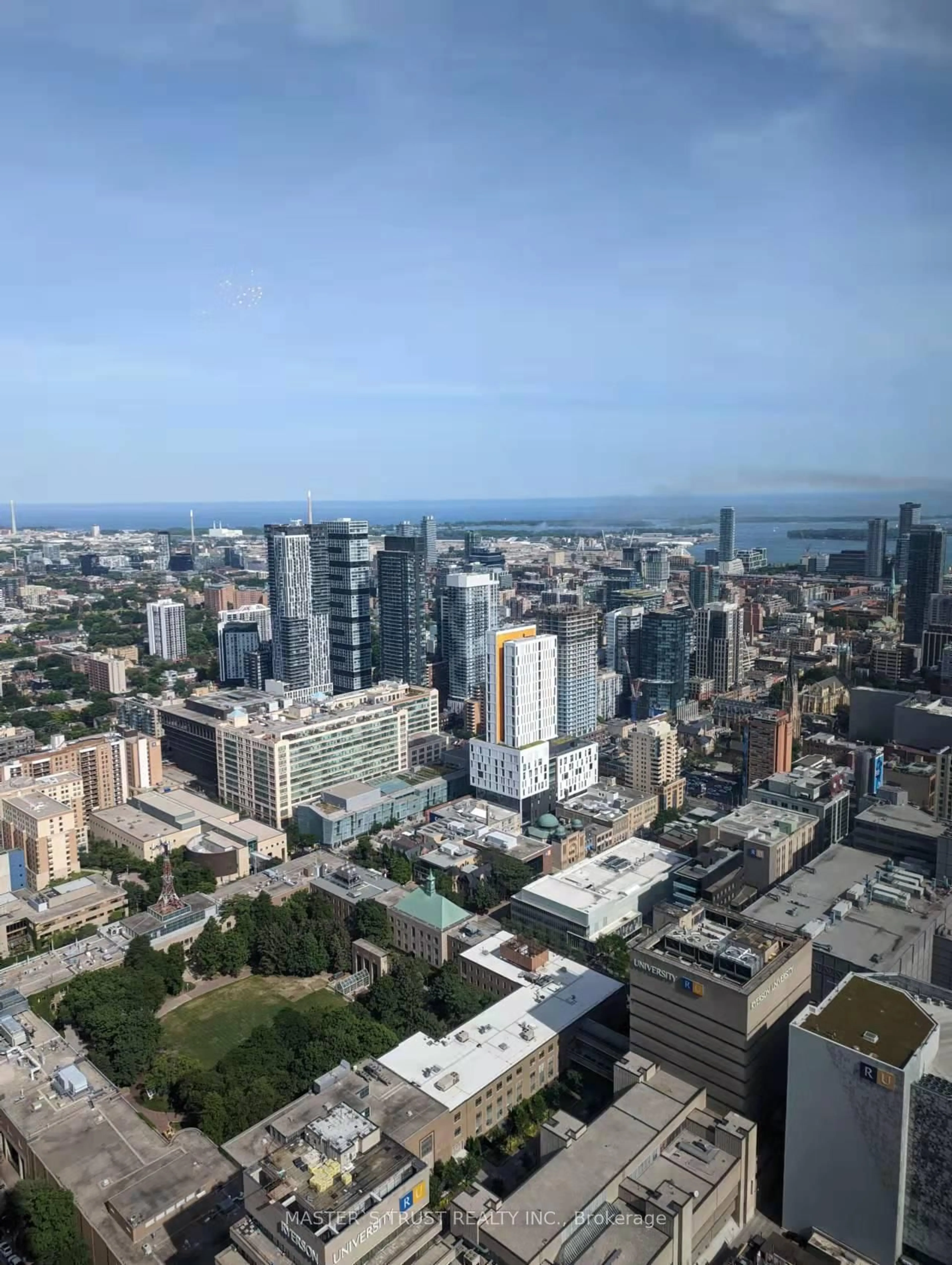 A pic of a room for 386 Yonge St #5504, Toronto Ontario M5B 0A5