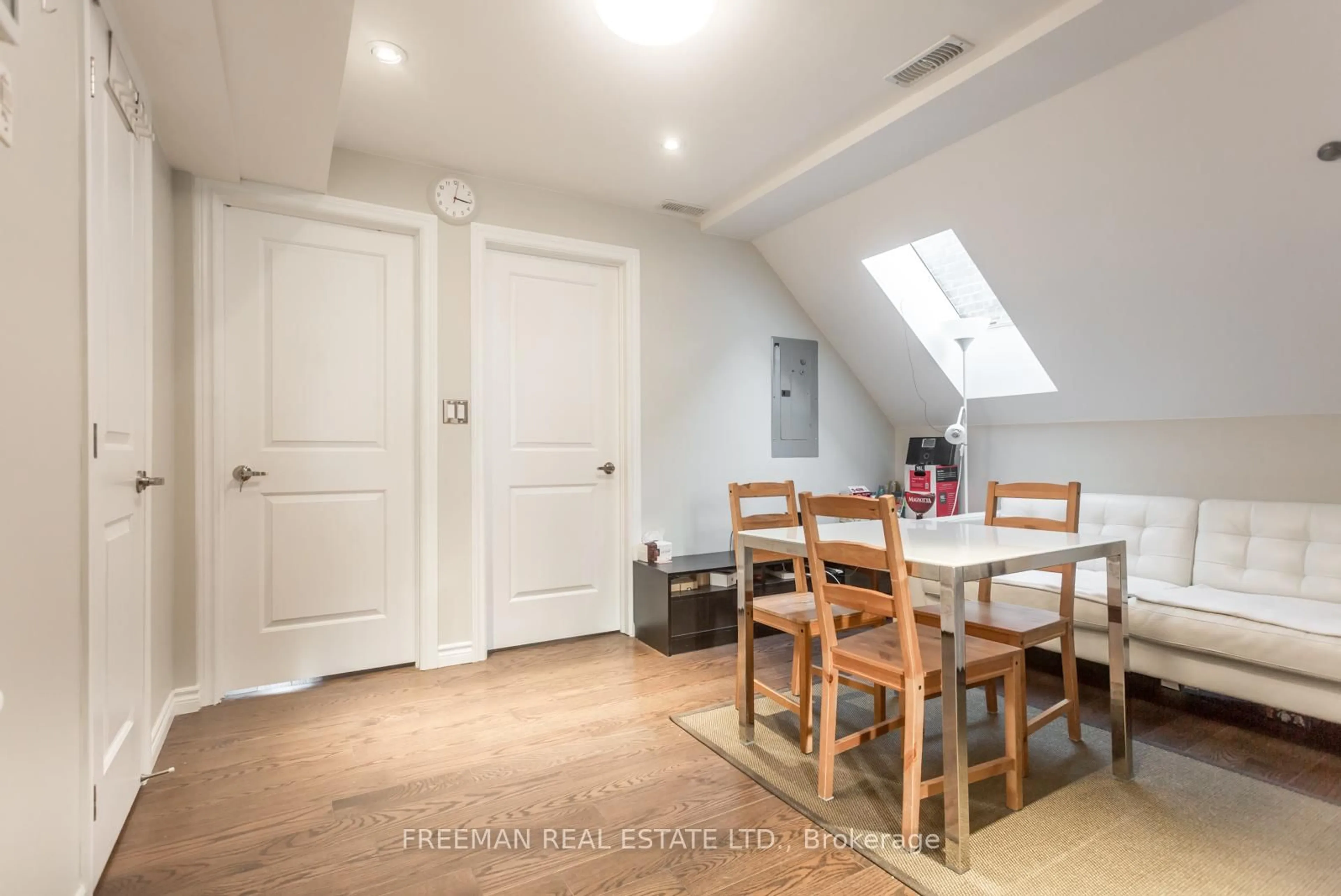 Dining room, unknown for 426 Brunswick Ave, Toronto Ontario M5R 2Z4