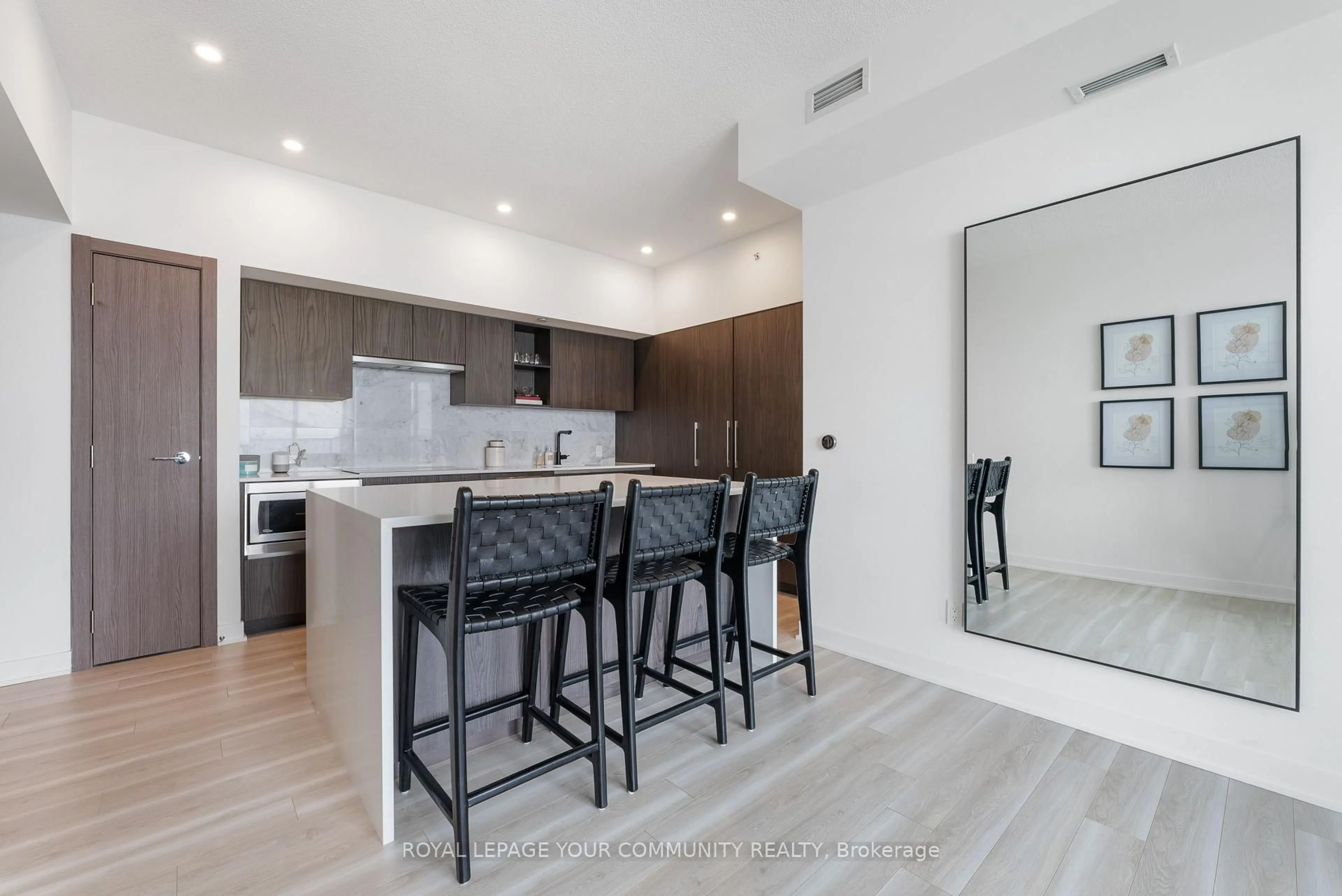 Open concept kitchen, unknown for 17 Bathurst St #3615, Toronto Ontario M5V 0N1