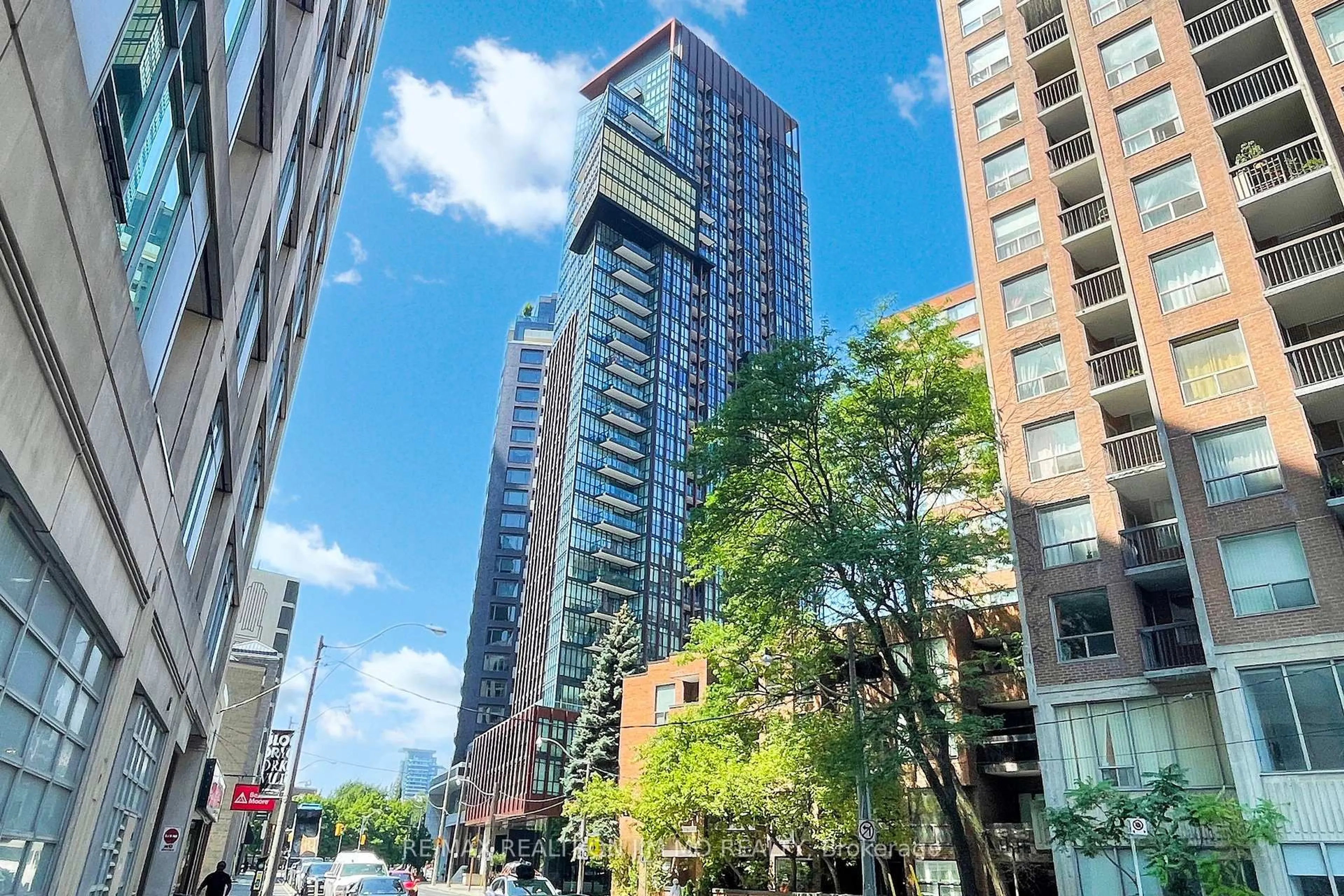Unknown for 32 Davenport Rd #1706, Toronto Ontario M5R 0B5