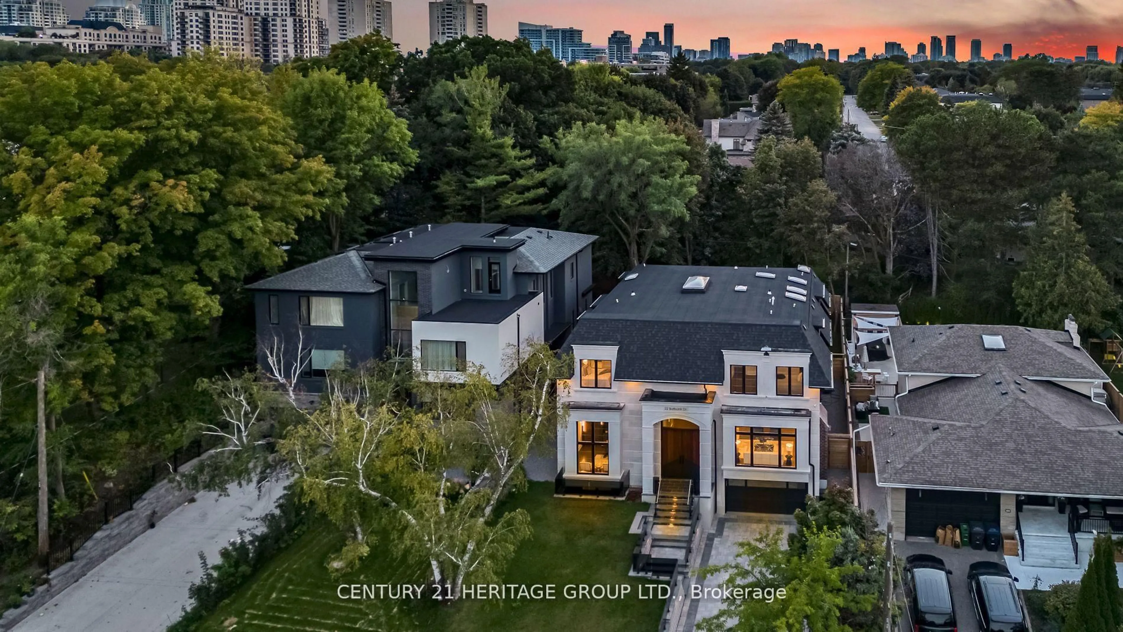 A pic from outside/outdoor area/front of a property/back of a property/a pic from drone, city buildings view from balcony for 52 Burbank Dr, Toronto Ontario M2K 1N2