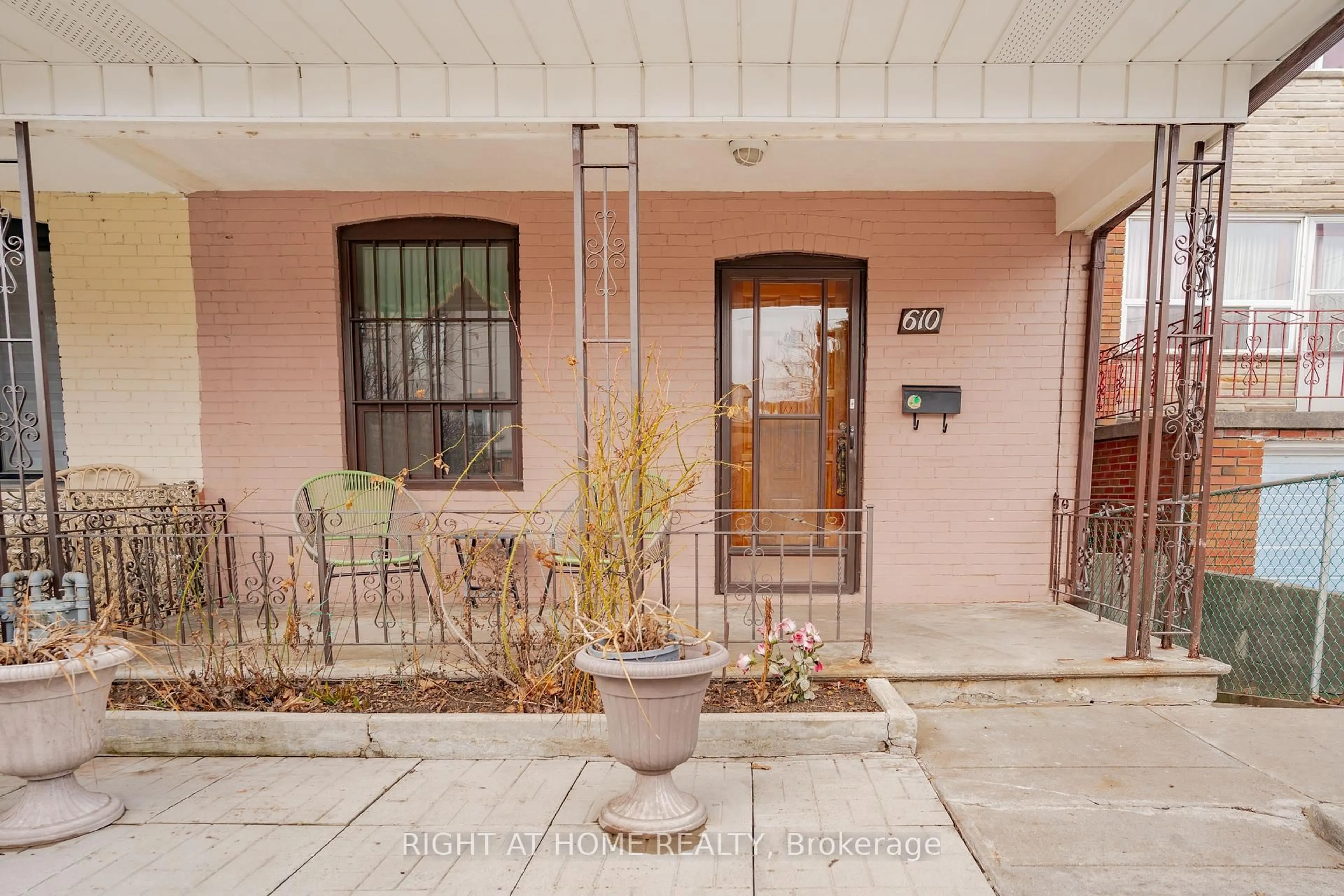 Patio, street for 610 Lauder Ave, Toronto Ontario M6E 3J7