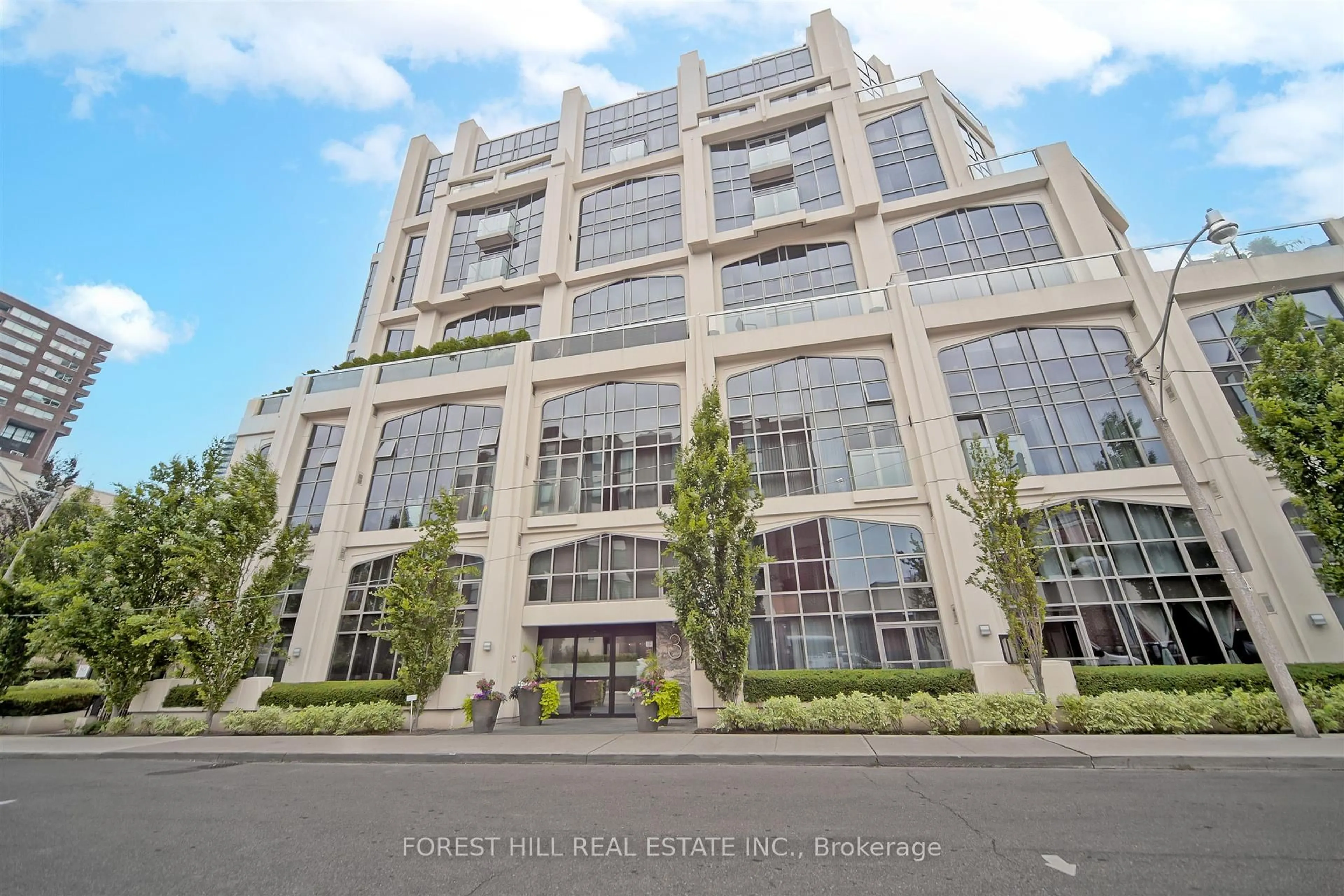 Indoor foyer for 3 McAlpine St #501, Toronto Ontario M5R 3T5