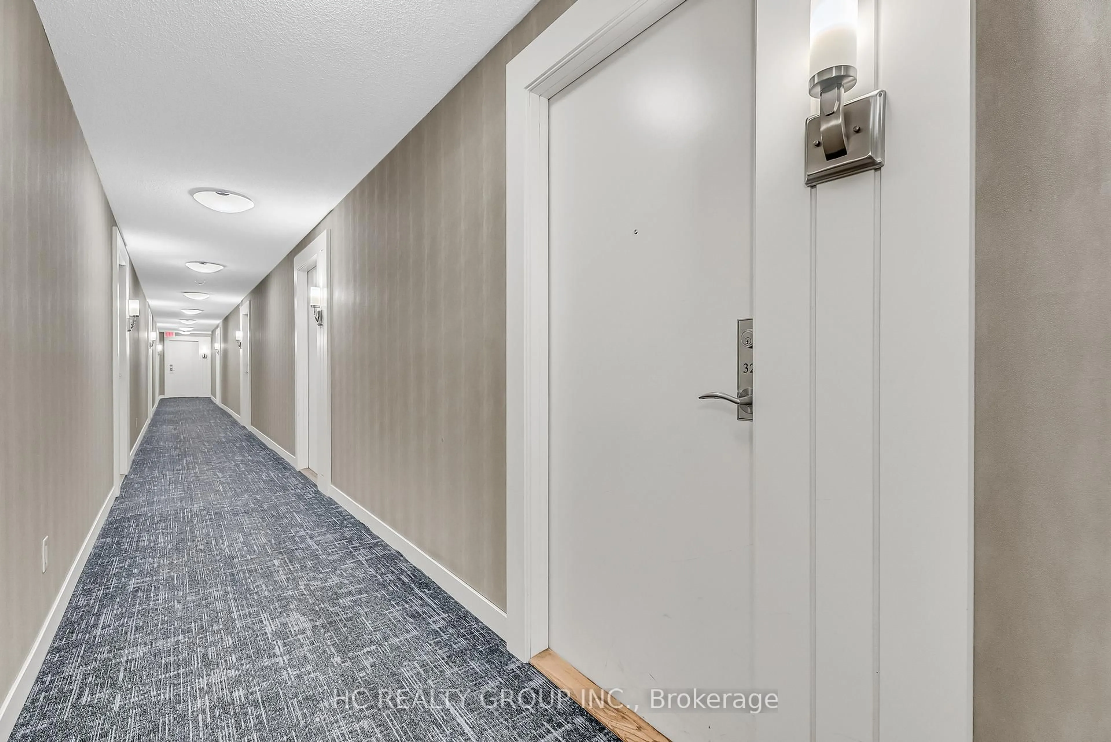 Indoor foyer for 320 Richmond St #322, Toronto Ontario M5A 1P9