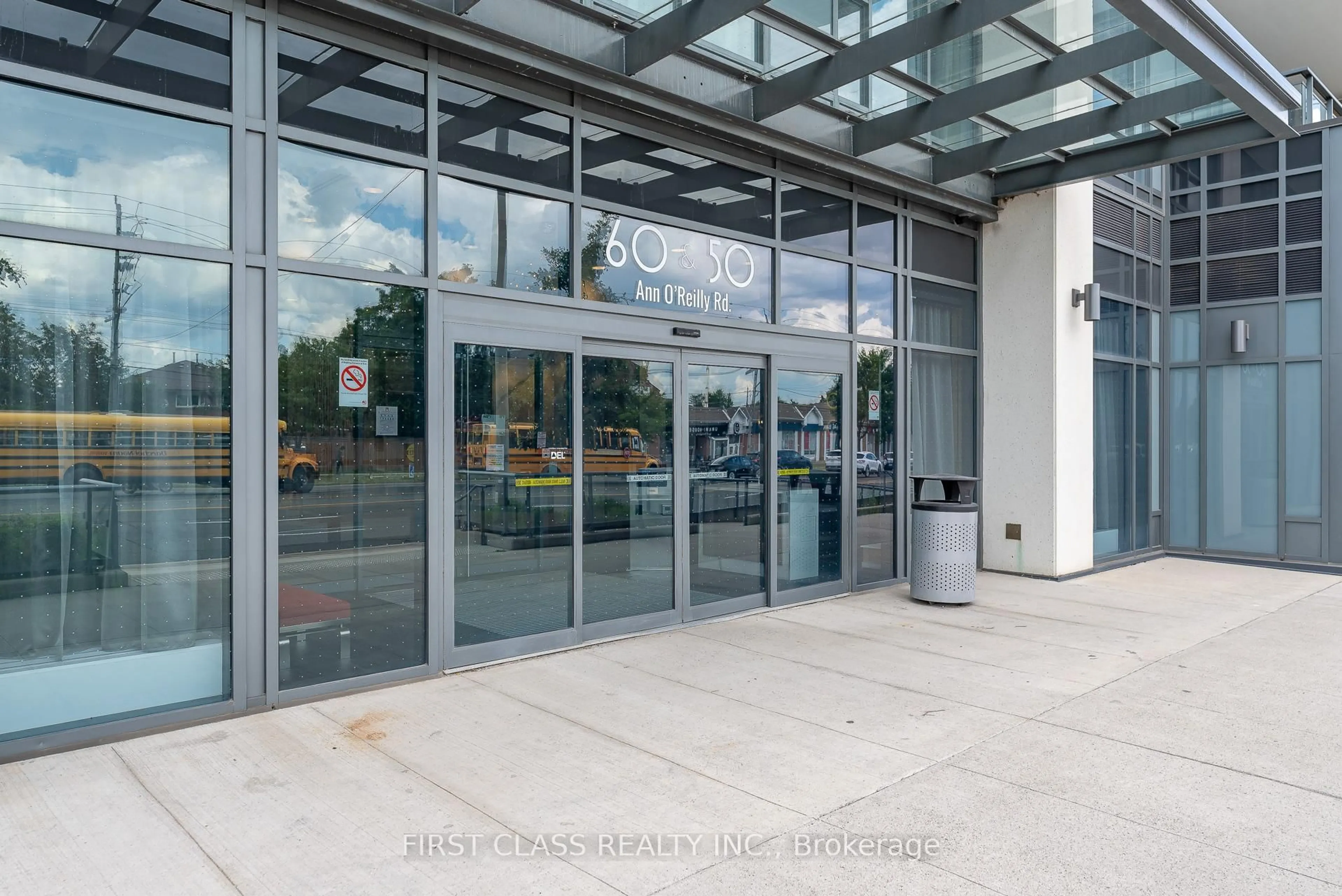 Indoor foyer for 50 Ann O'Reilly Rd #324, Toronto Ontario M2J 0C9