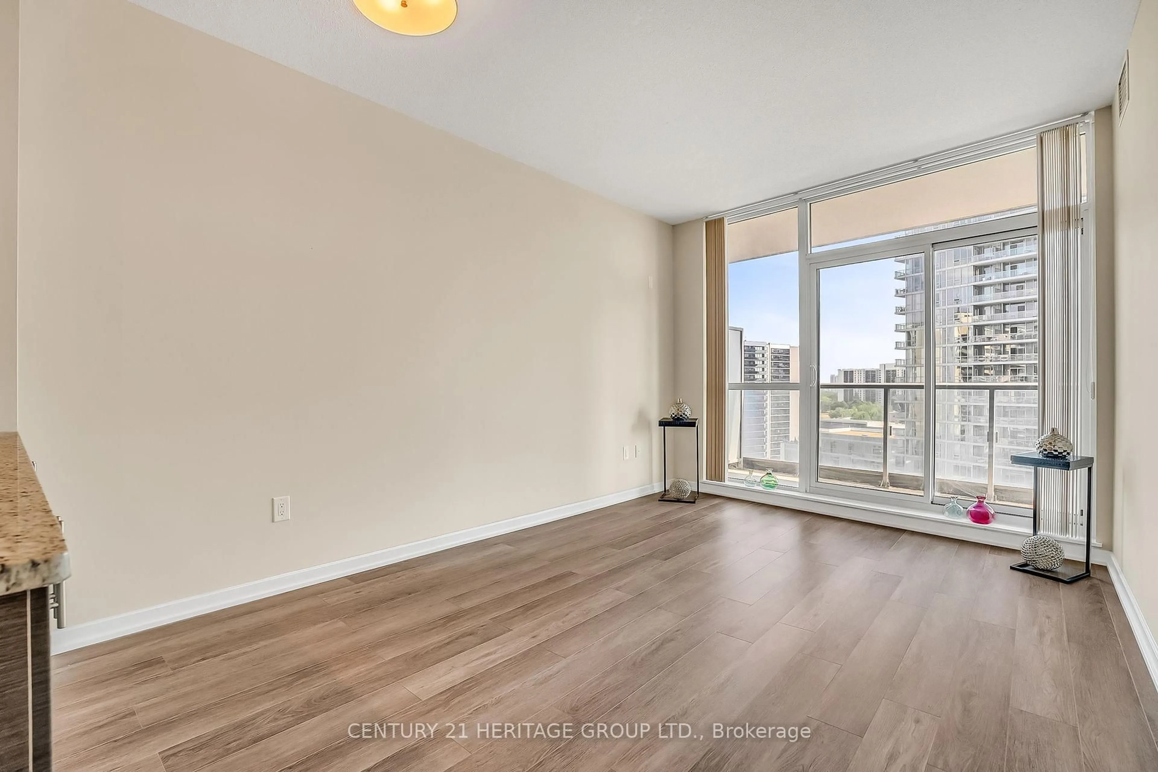 A pic of a room for 70 Forest Manor Rd #905, Toronto Ontario M2J 0A9
