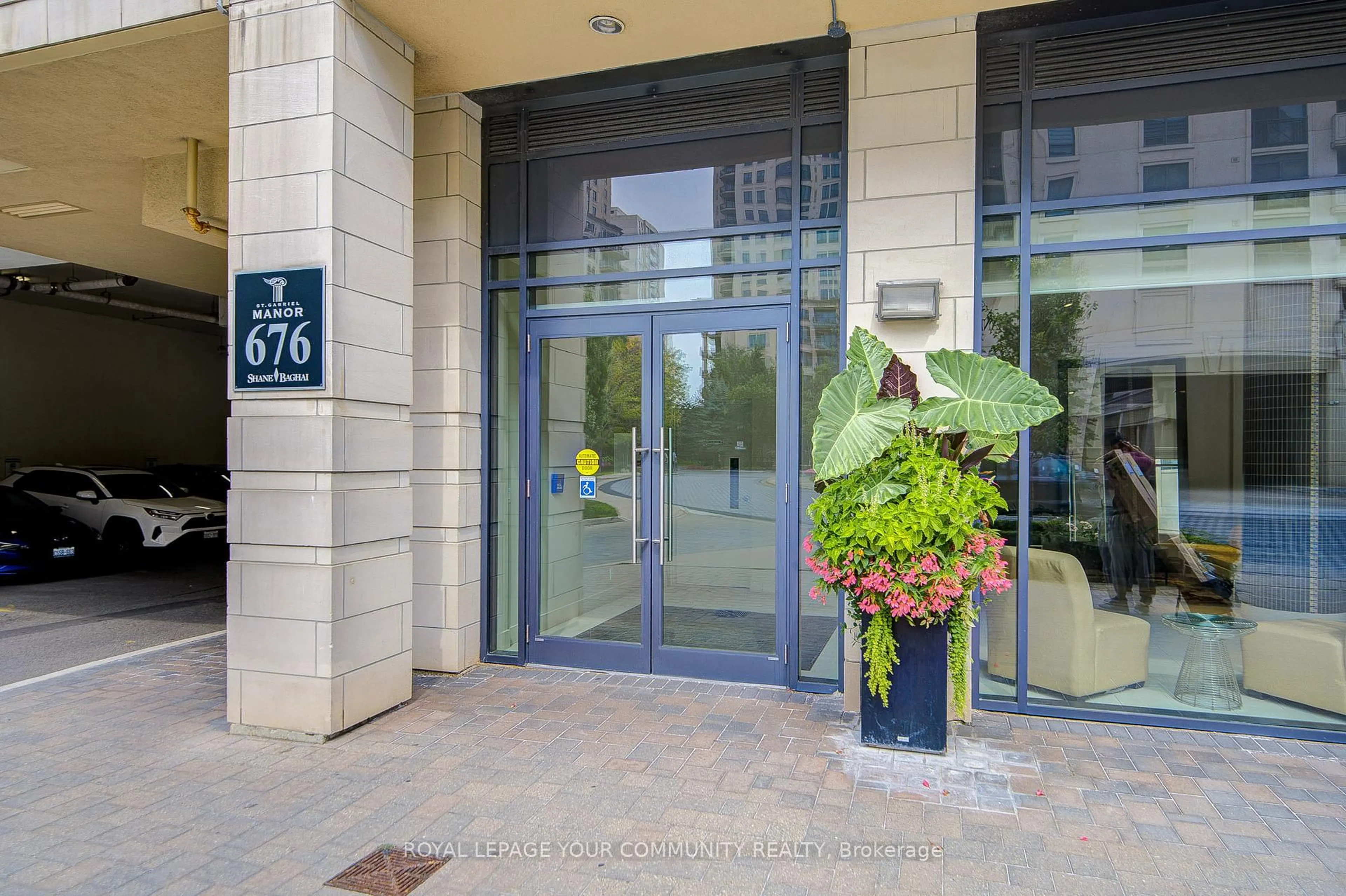 Indoor foyer for 676 Sheppard Ave #308, Toronto Ontario M2K 3E7