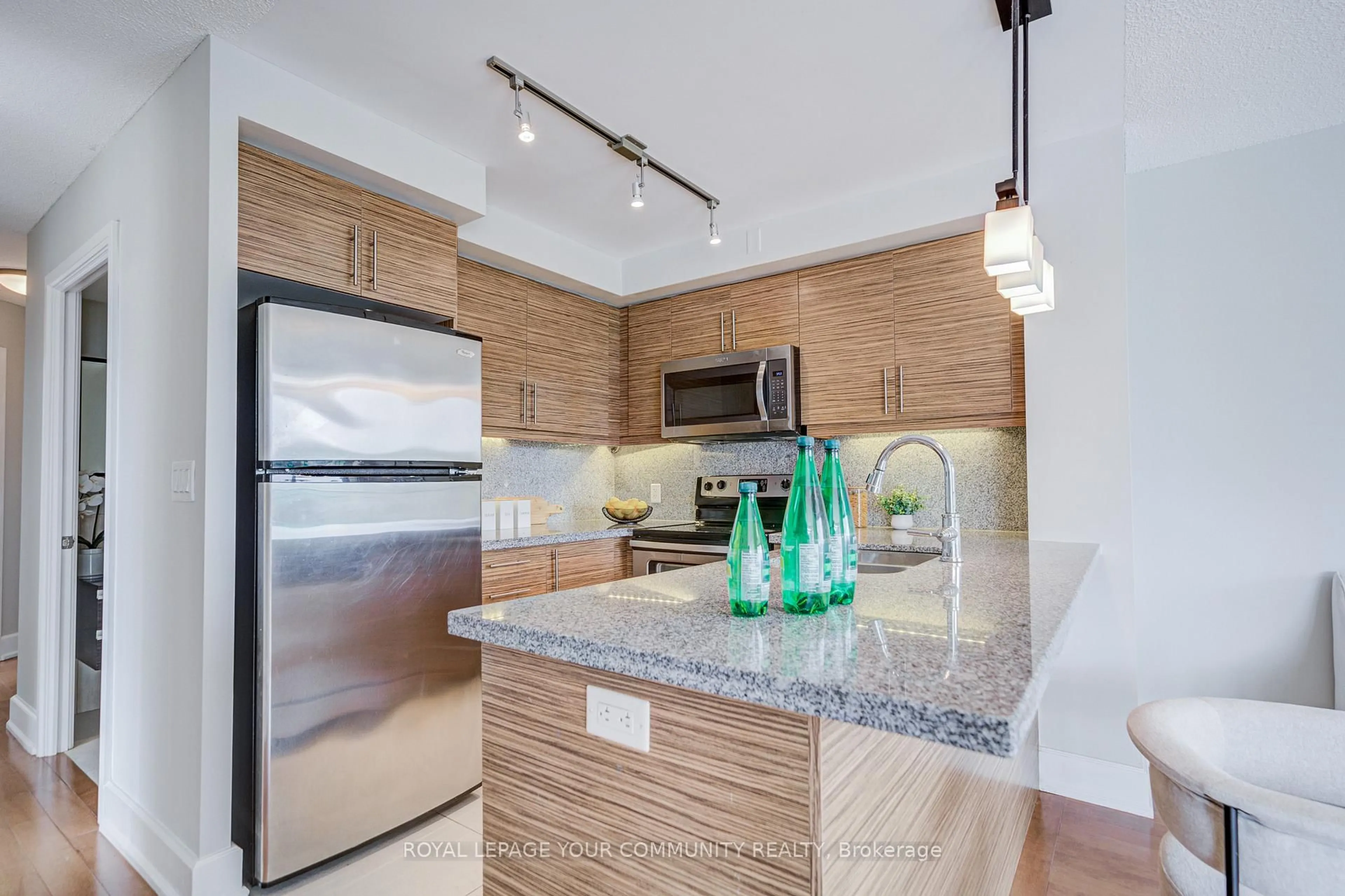 Unknown for 676 Sheppard Ave #308, Toronto Ontario M2K 3E7