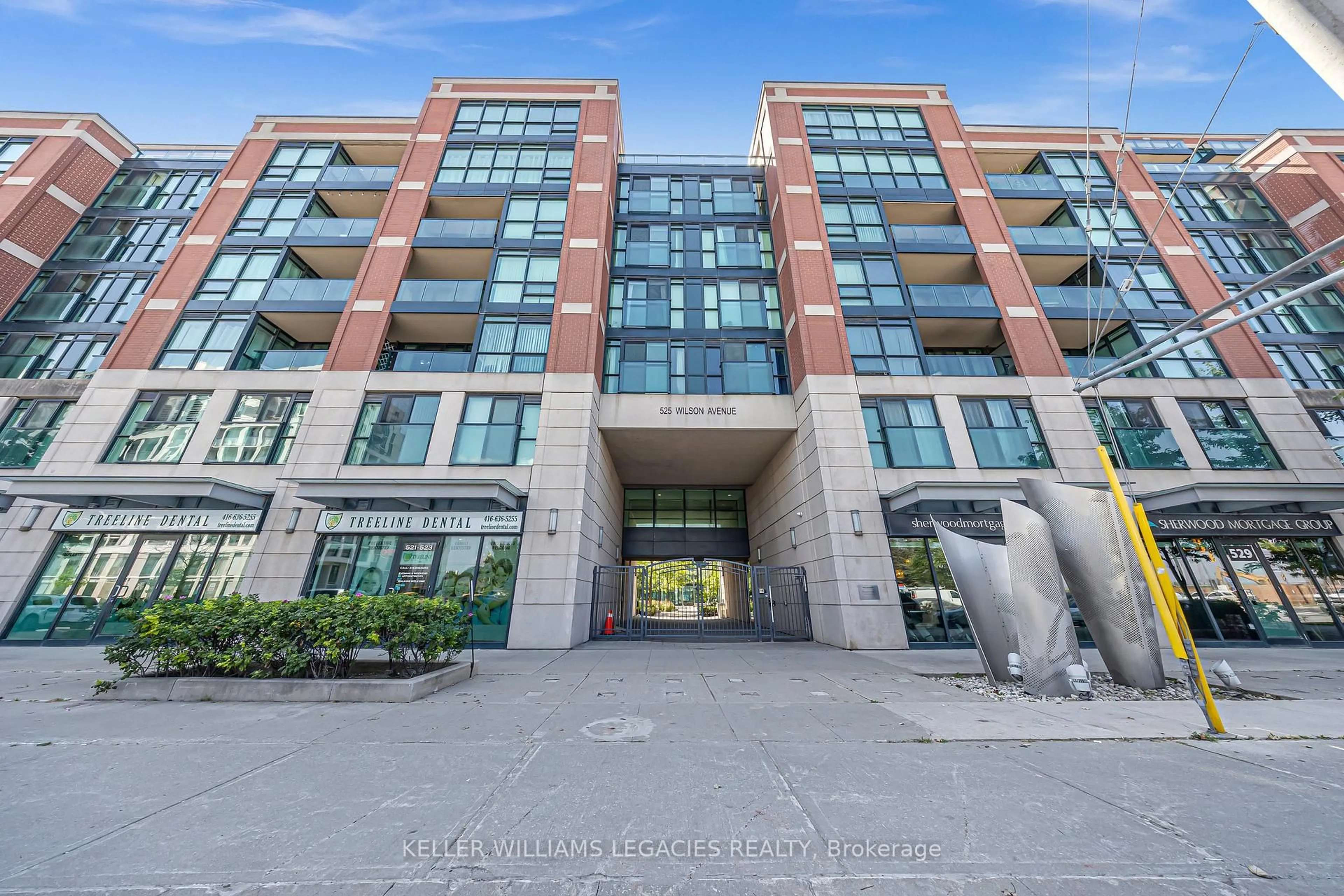 Indoor foyer for 525 Wilson Ave #646, Toronto Ontario M3H 0A7