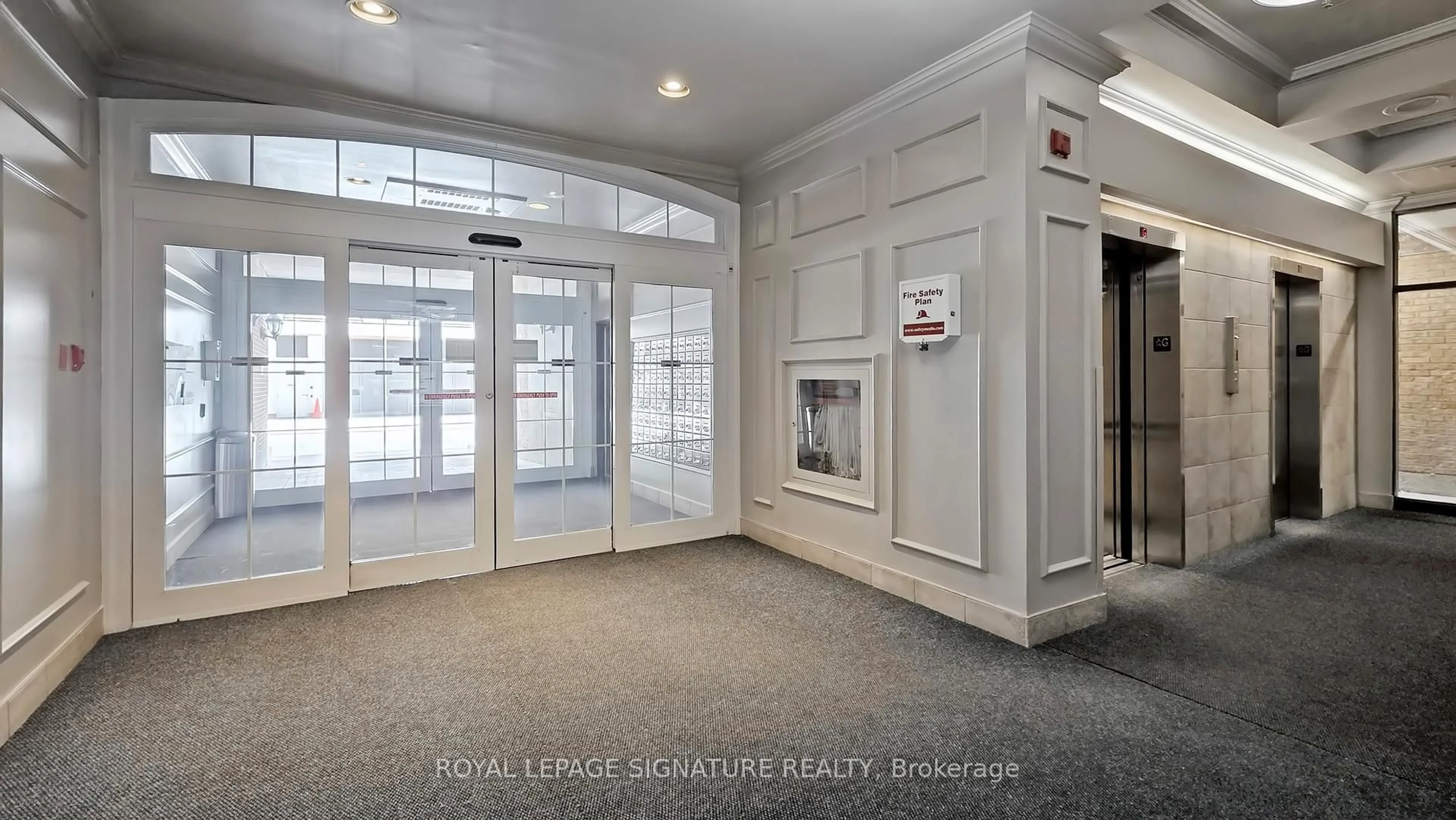 Indoor foyer for 120 St. Patrick St #609, Toronto Ontario M5T 2X7