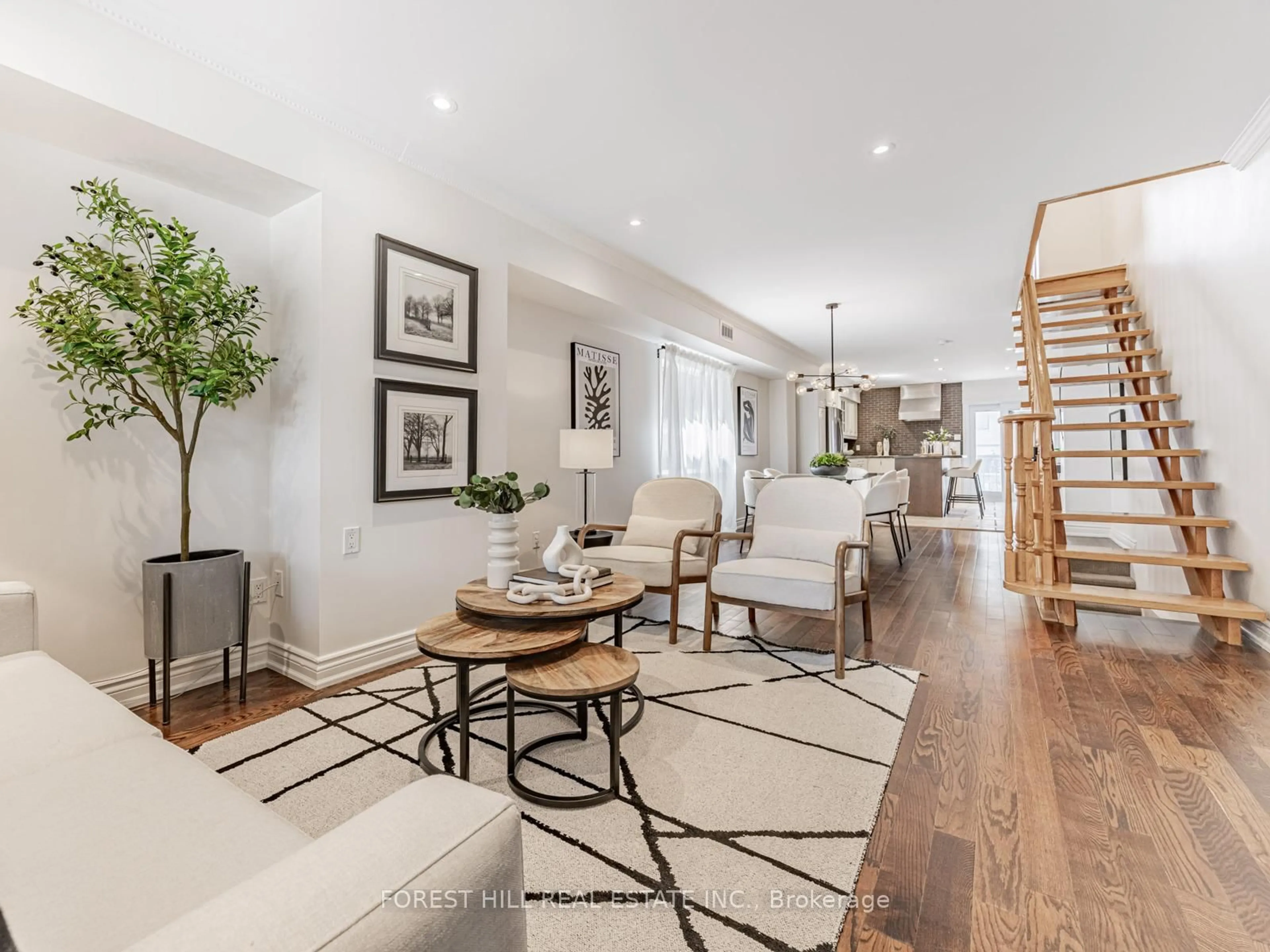 Indoor entryway for 98 Winnett Ave, Toronto Ontario M6C 3L5