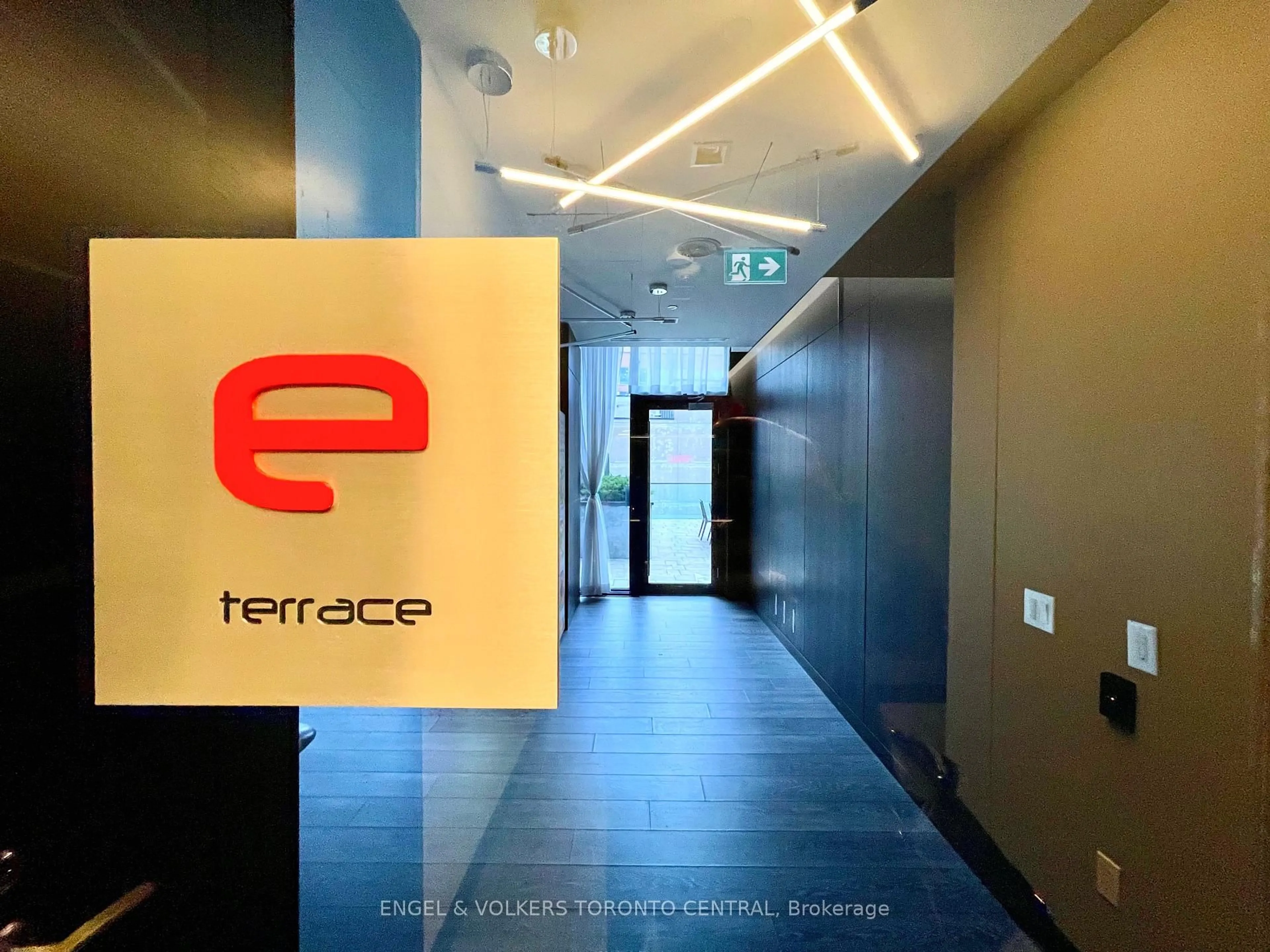 Indoor foyer for 8 Eglinton Ave #3002, Toronto Ontario M4P 1A6