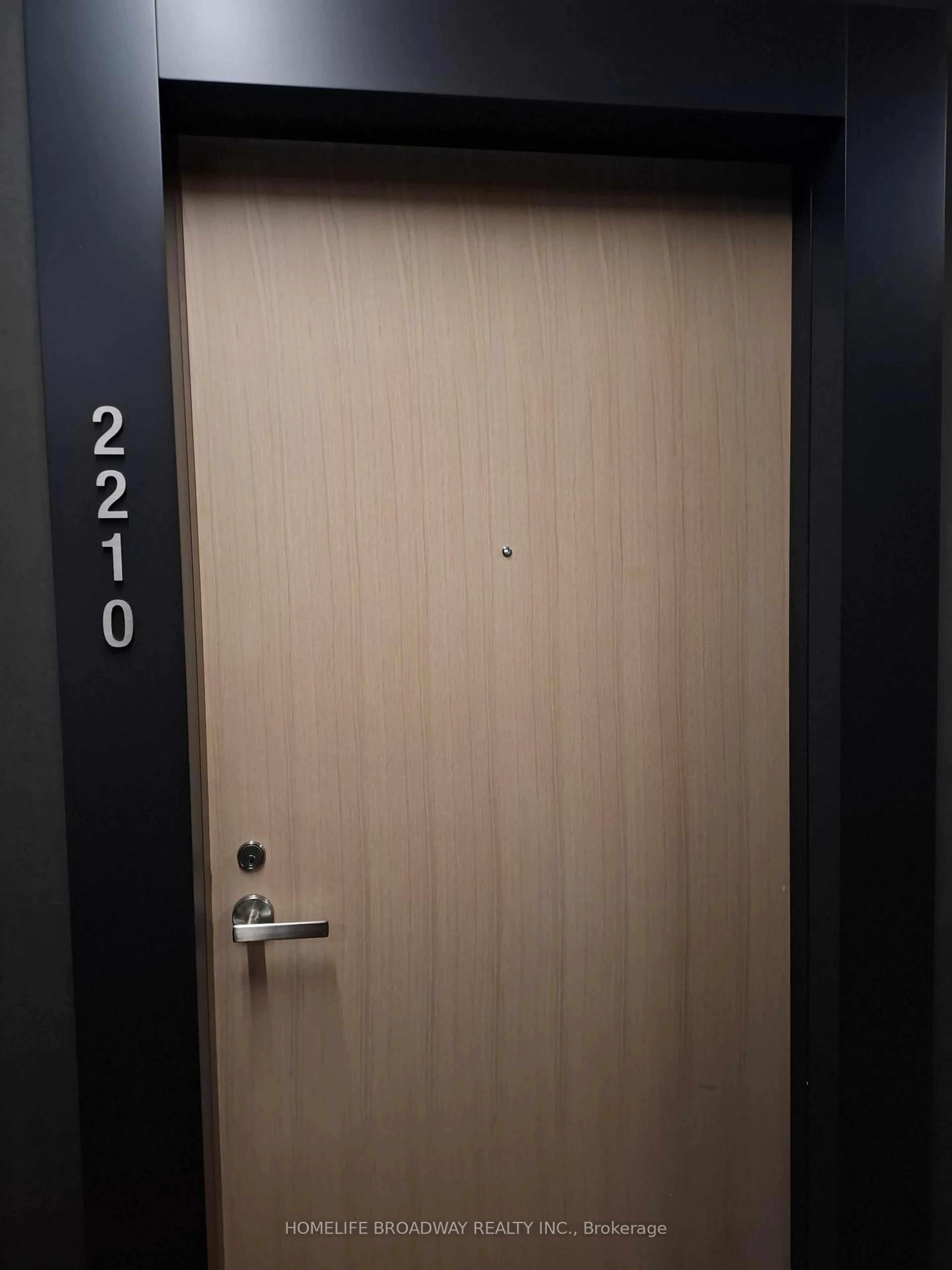 Indoor foyer for 5 Soudan Ave #2210, Toronto Ontario M4S 0B1