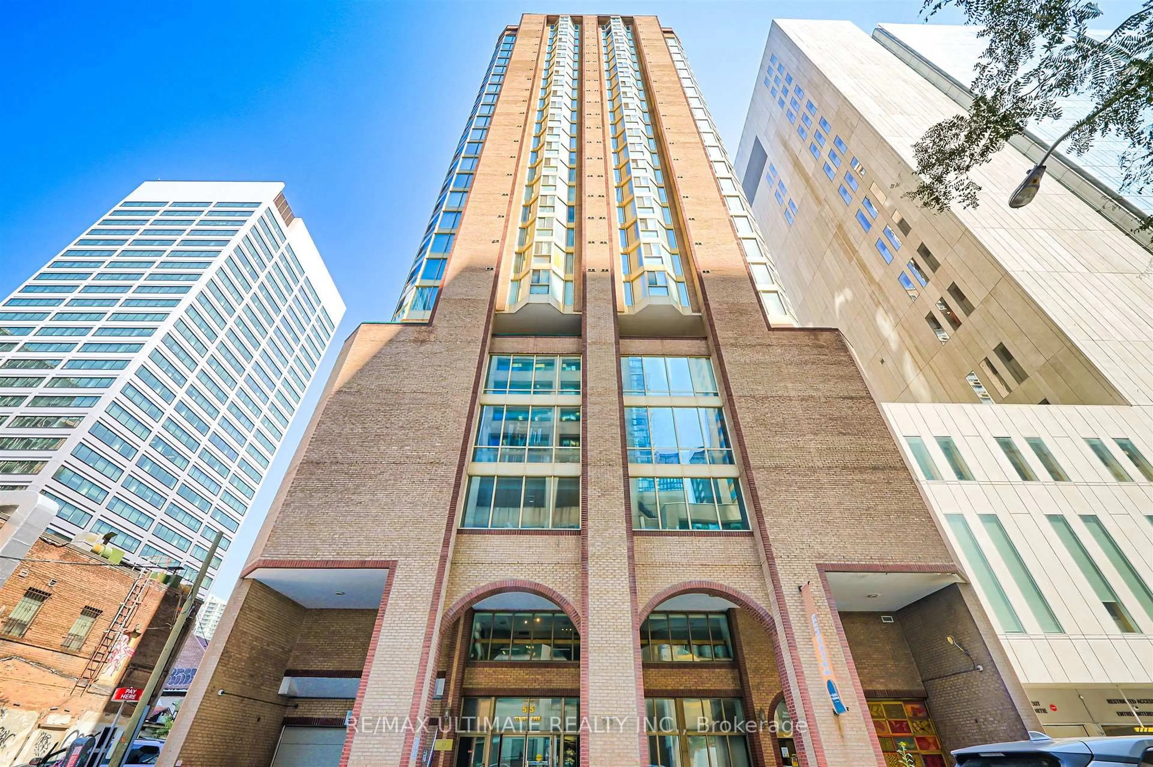 Indoor foyer for 55 Centre Ave #2206, Toronto Ontario M5G 2H5