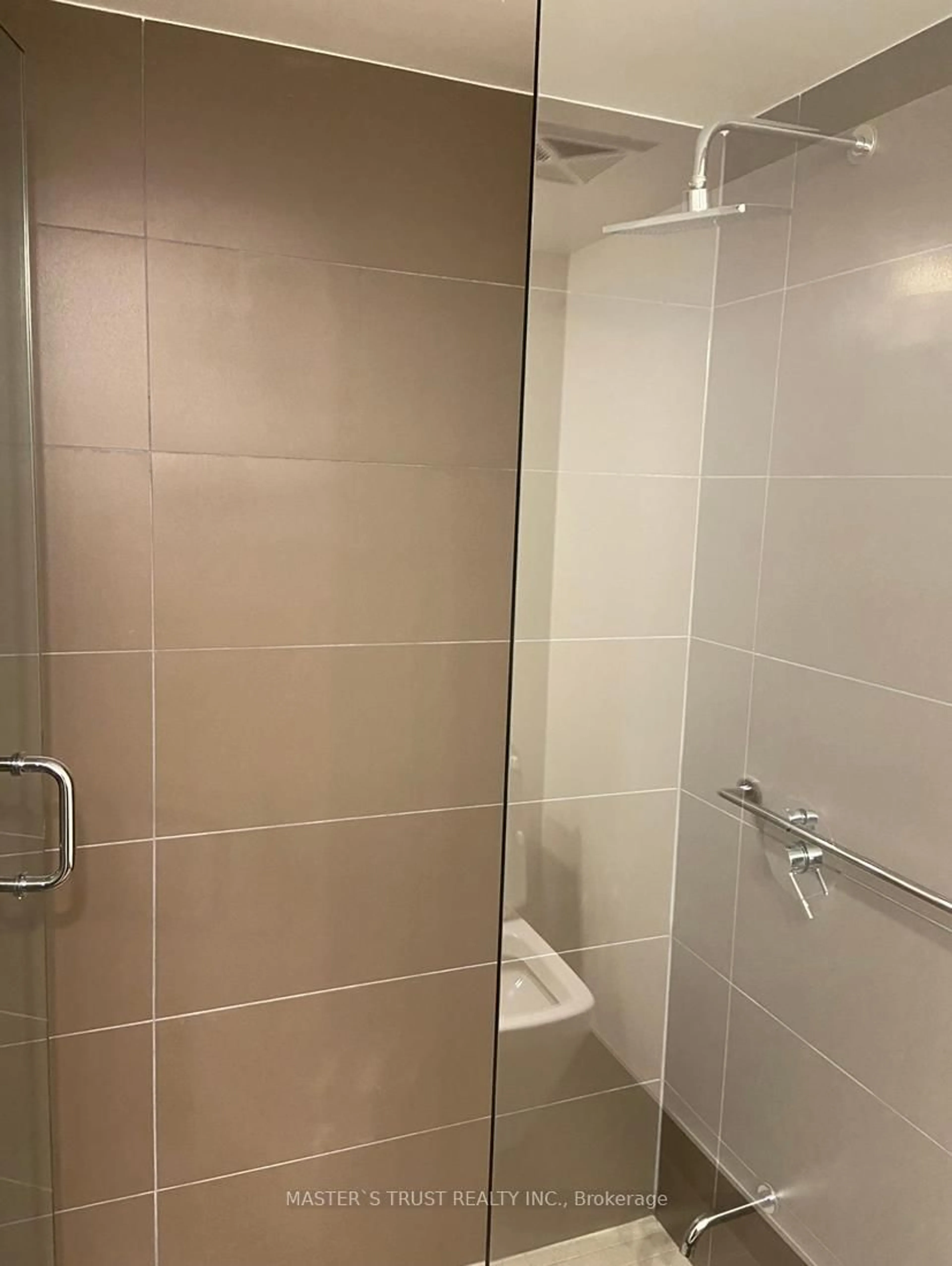 Standard bathroom, ceramic/tile floor for 5 Soudan Ave #711, Toronto Ontario M4S 0B1