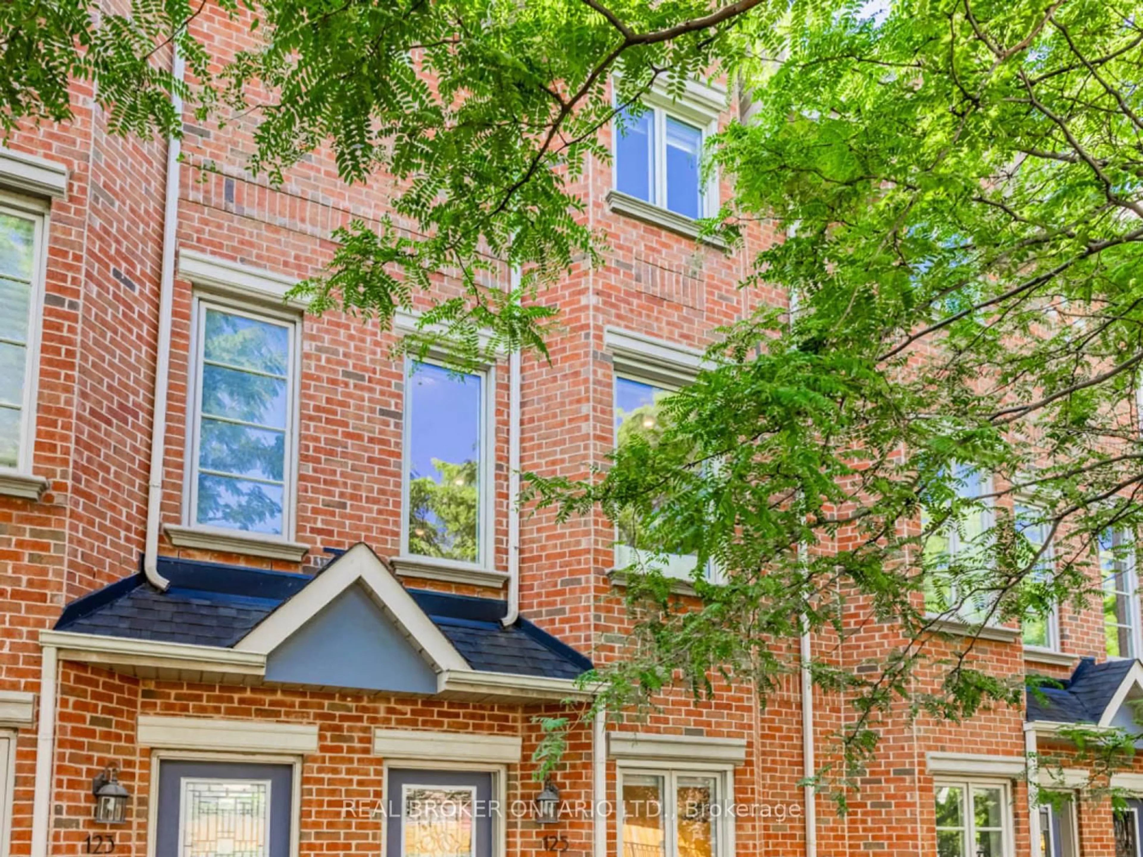 Home with brick exterior material, street for 125 Florence St, Toronto Ontario M6K 1P4