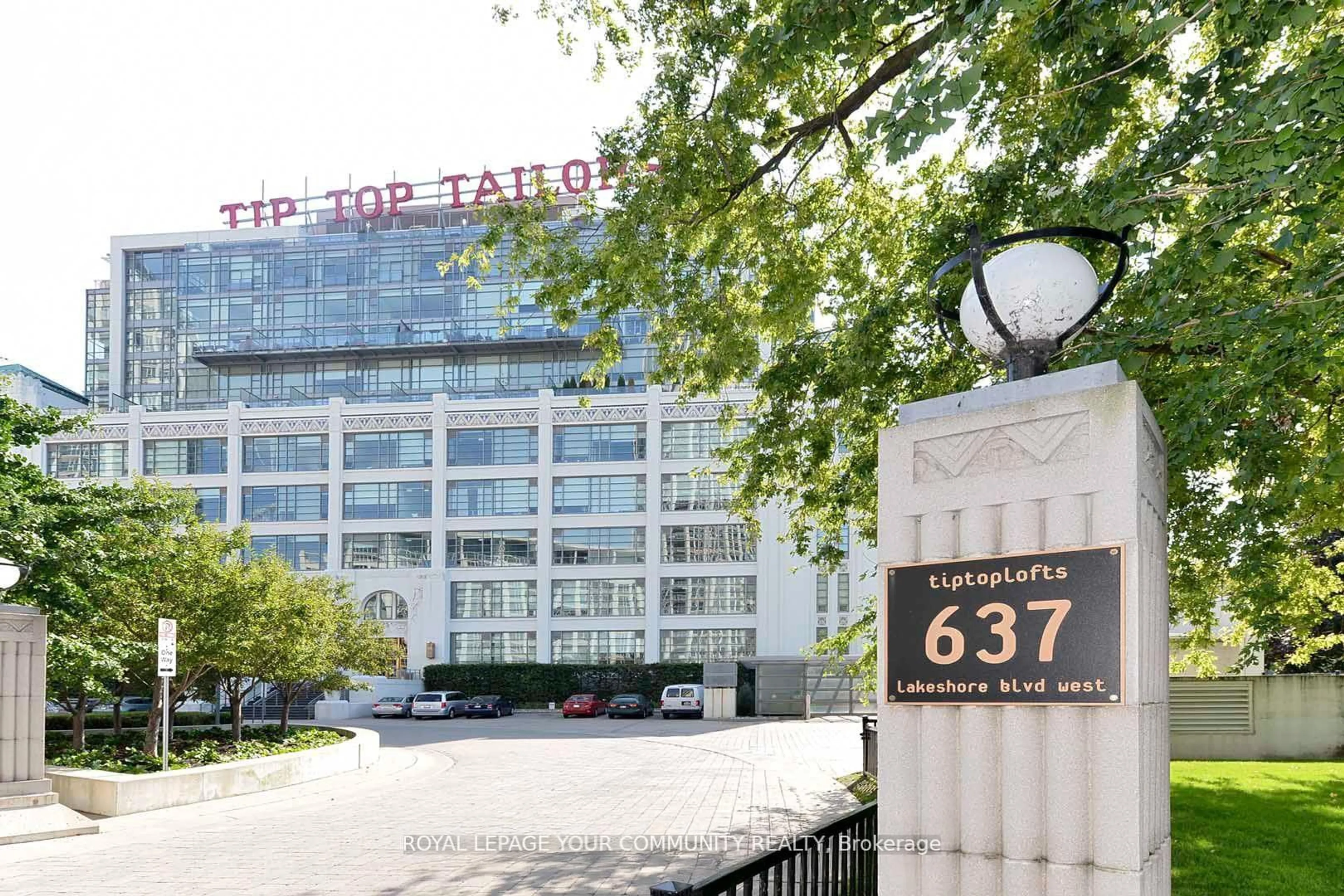 Patio, street for 637 Lake Shore Blvd #208, Toronto Ontario M5V 3J6