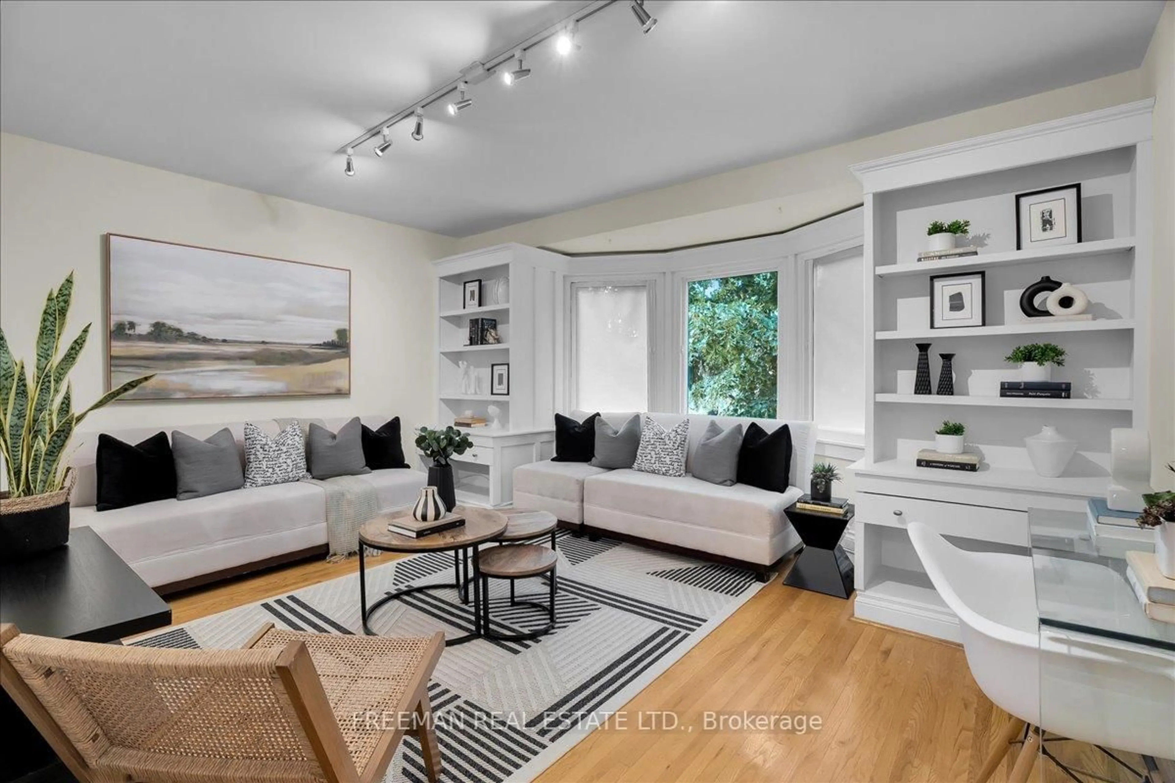Living room with furniture, unknown for 769 Euclid Ave, Toronto Ontario M6G 2V3