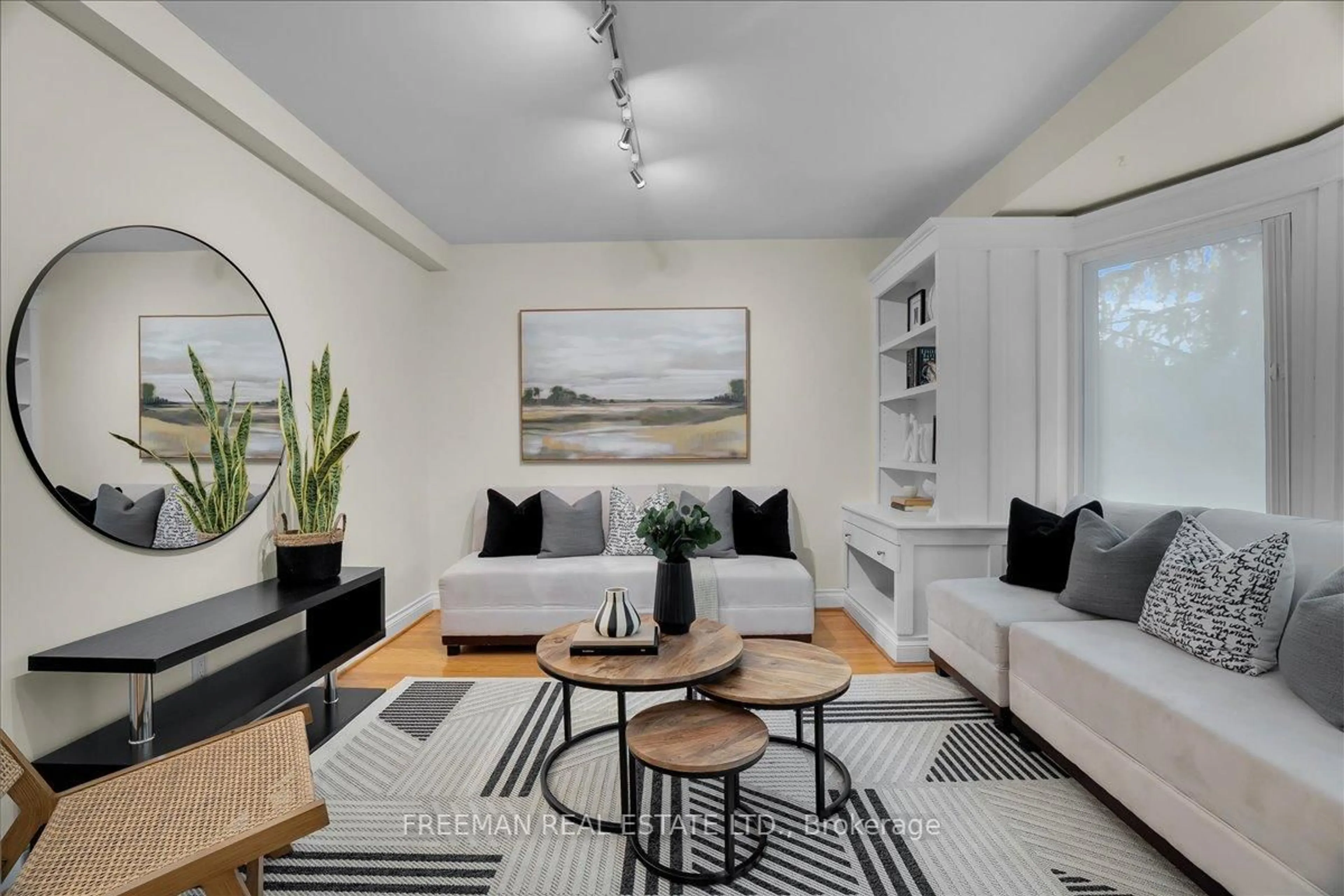 Living room with furniture, unknown for 769 Euclid Ave, Toronto Ontario M6G 2V3