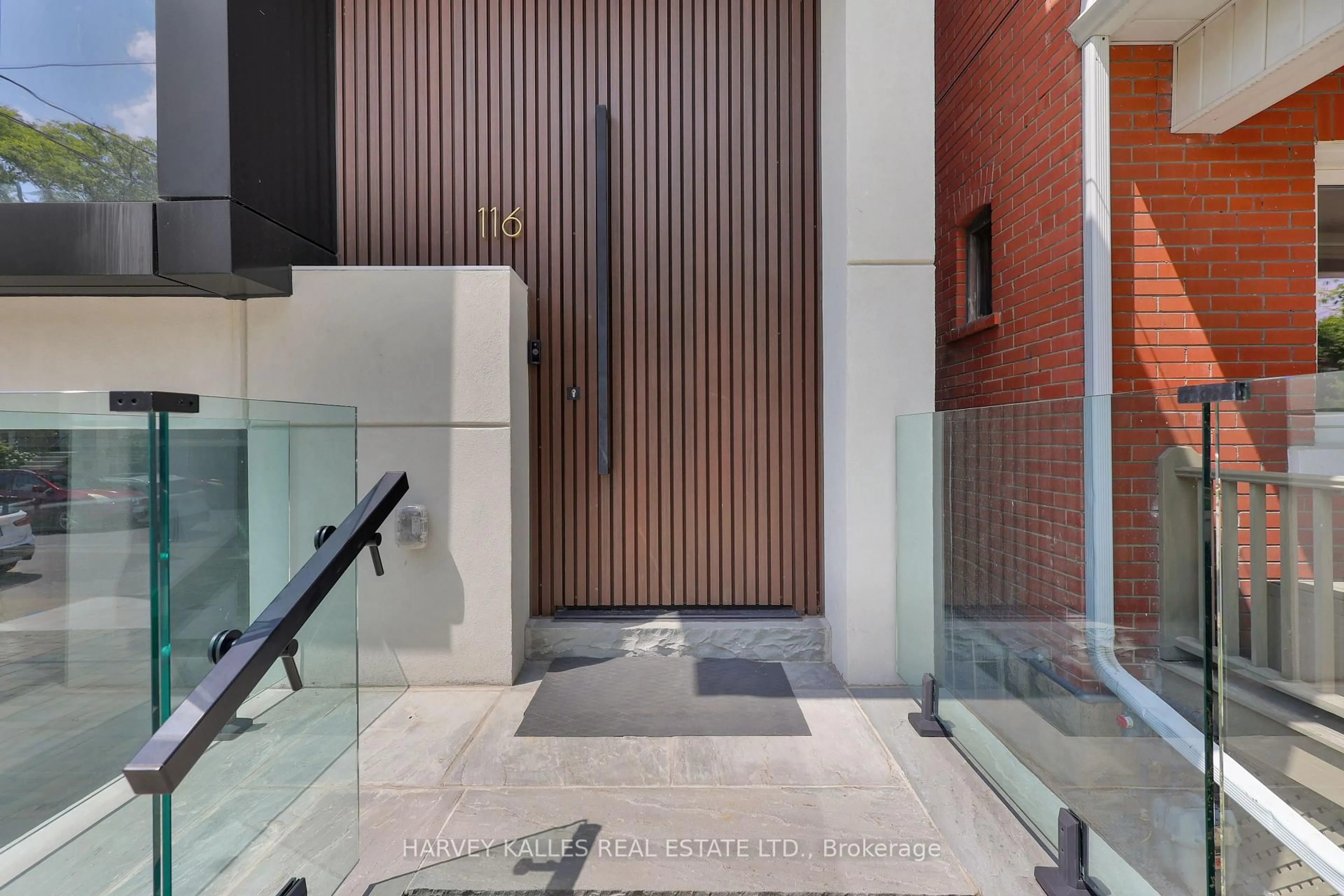 Indoor foyer for 116 Deloraine Ave, Toronto Ontario M5M 2A9