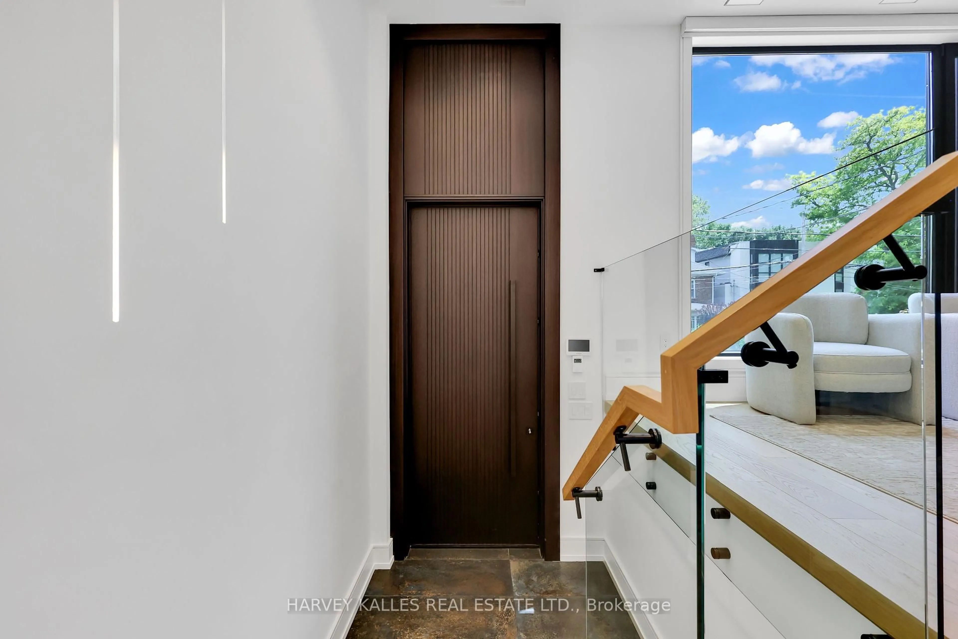 Unknown for 116 Deloraine Ave, Toronto Ontario M5M 2A9