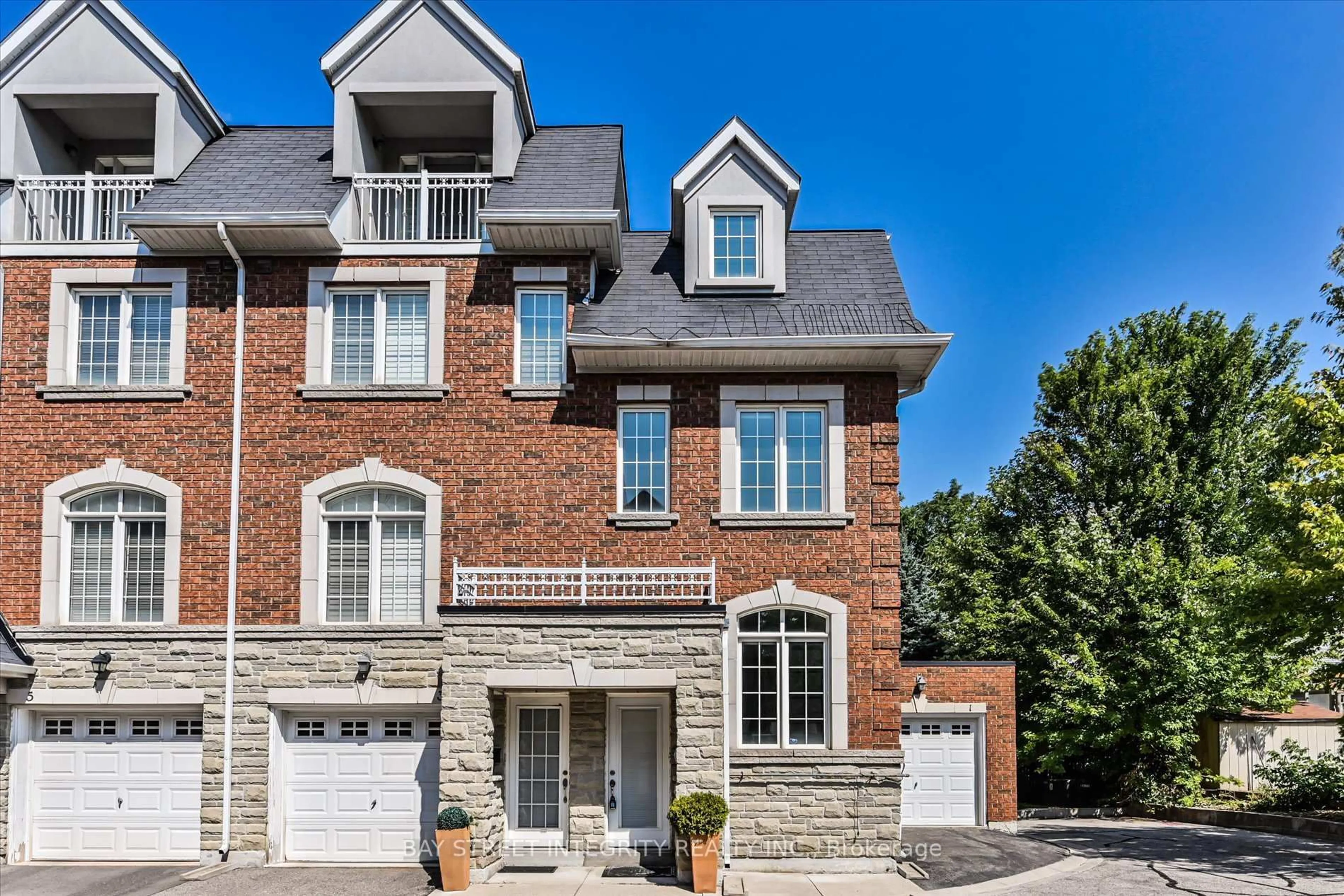 Home with brick exterior material, street for 1 Strawflower Mews, Toronto Ontario M2N 0E8