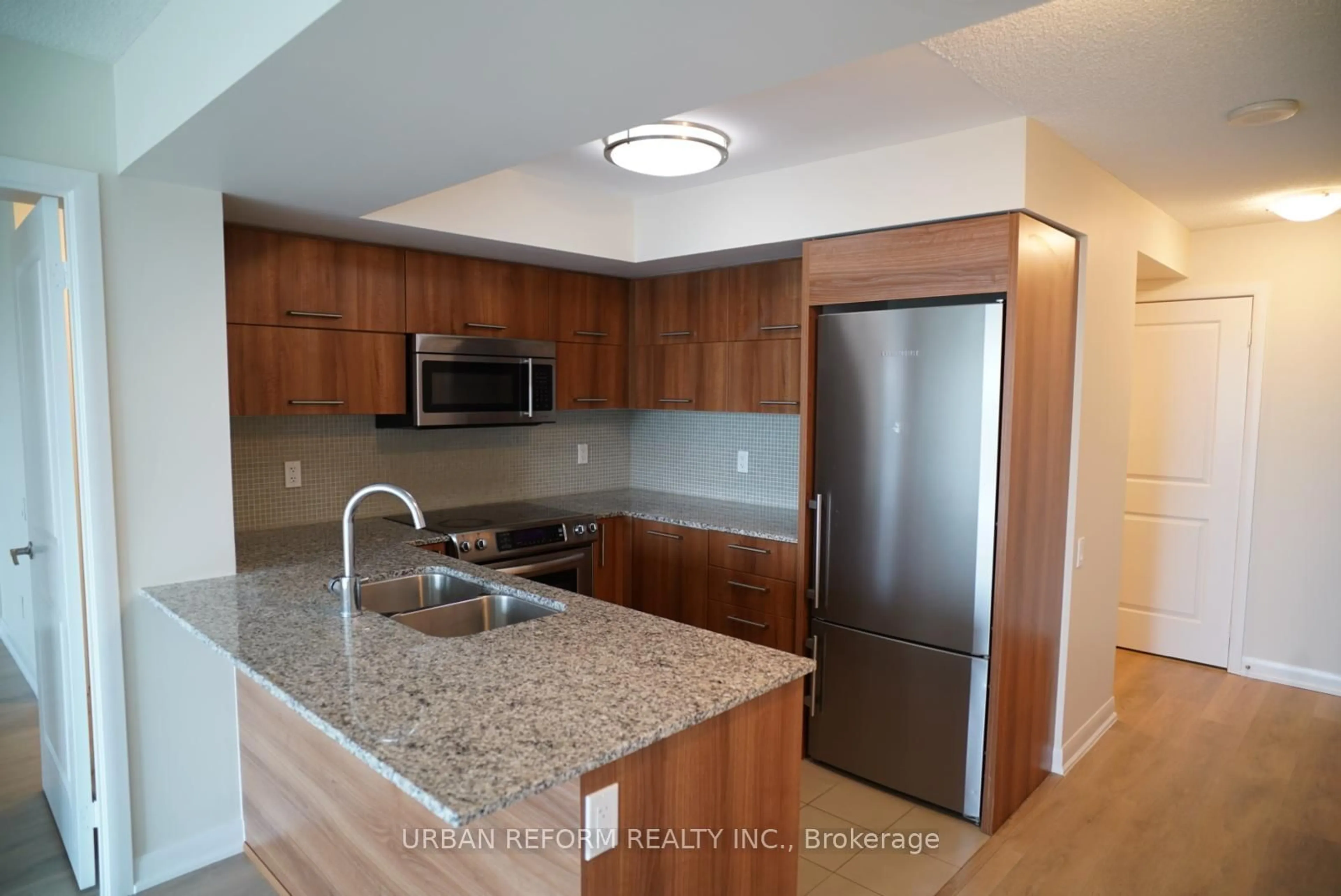 Standard kitchen, unknown for 5162 Yonge St #1815, Toronto Ontario M2N 0E9