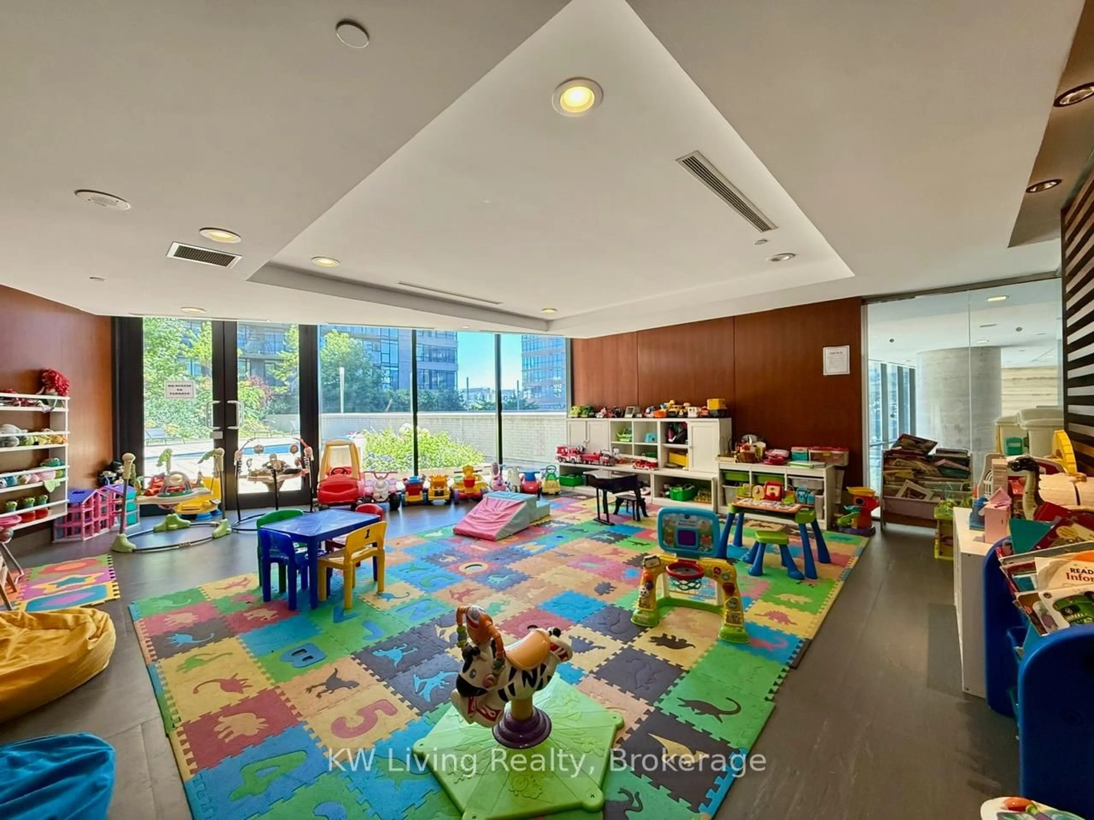 Indoor foyer for 25 Capreol Crt #2002, Toronto Ontario M5V 3Z7