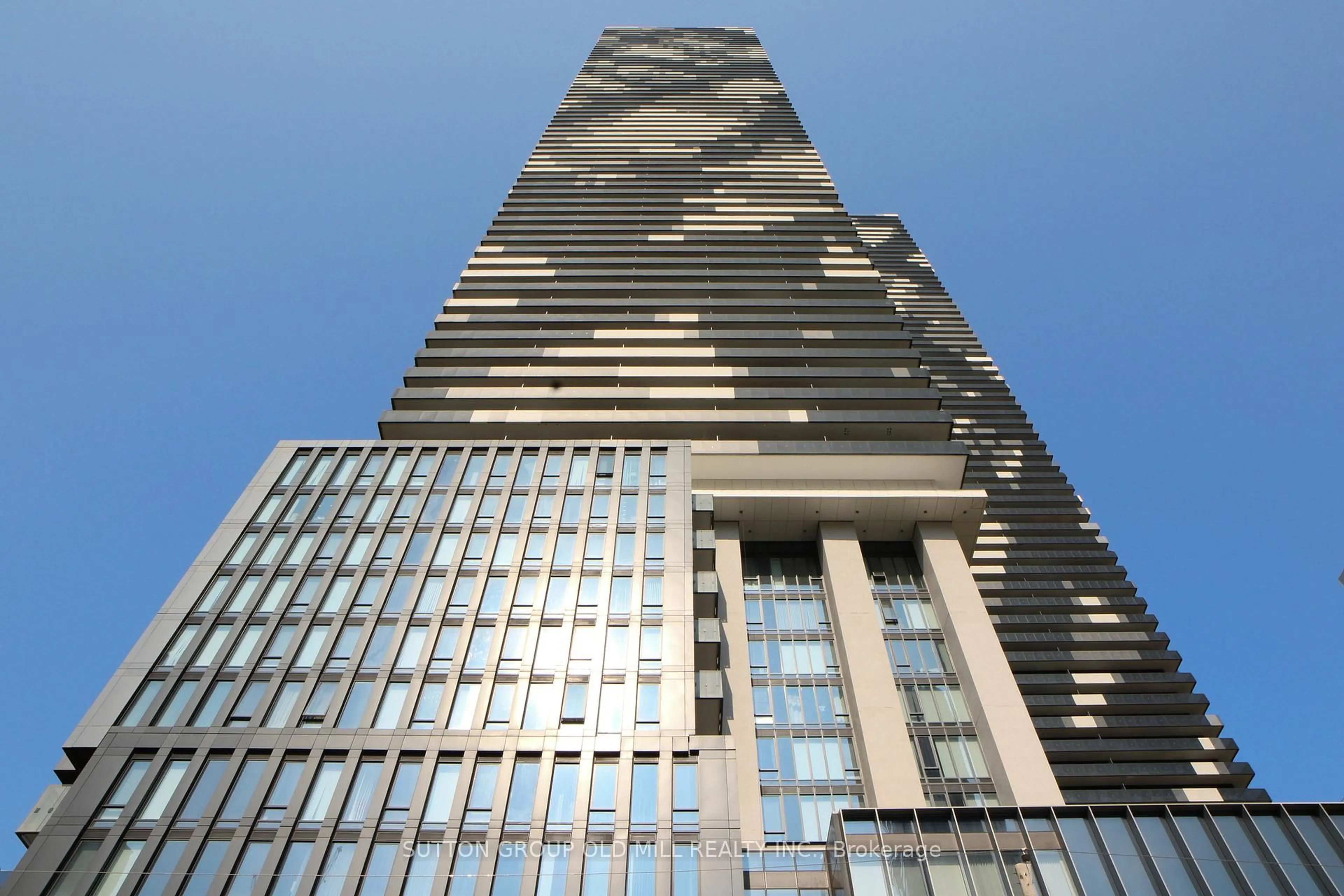 Indoor foyer for 55 Cooper St #6807, Toronto Ontario M5E 0G1