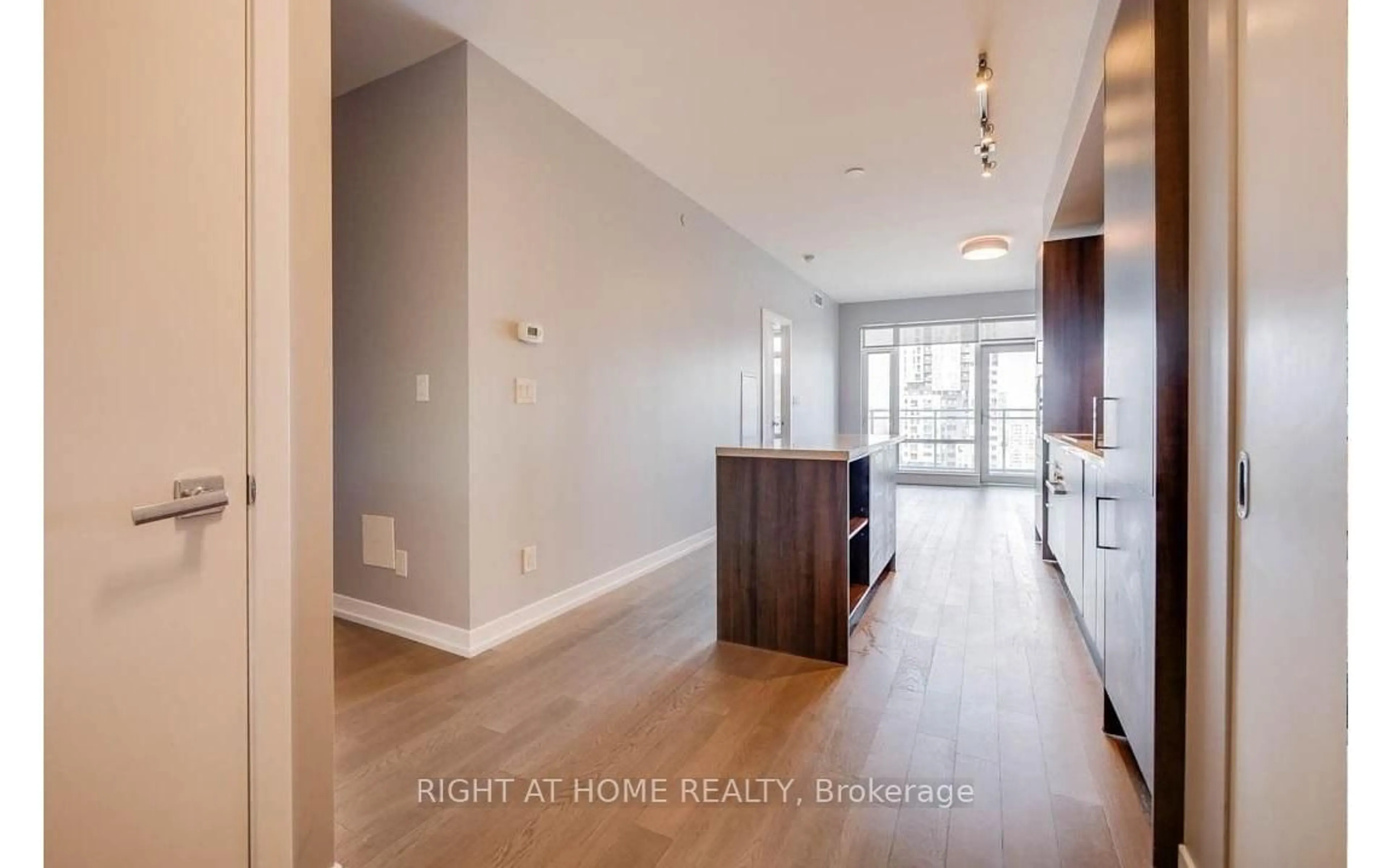 Open concept kitchen, unknown for 21 Widmer St #2504, Toronto Ontario M5V 0B8