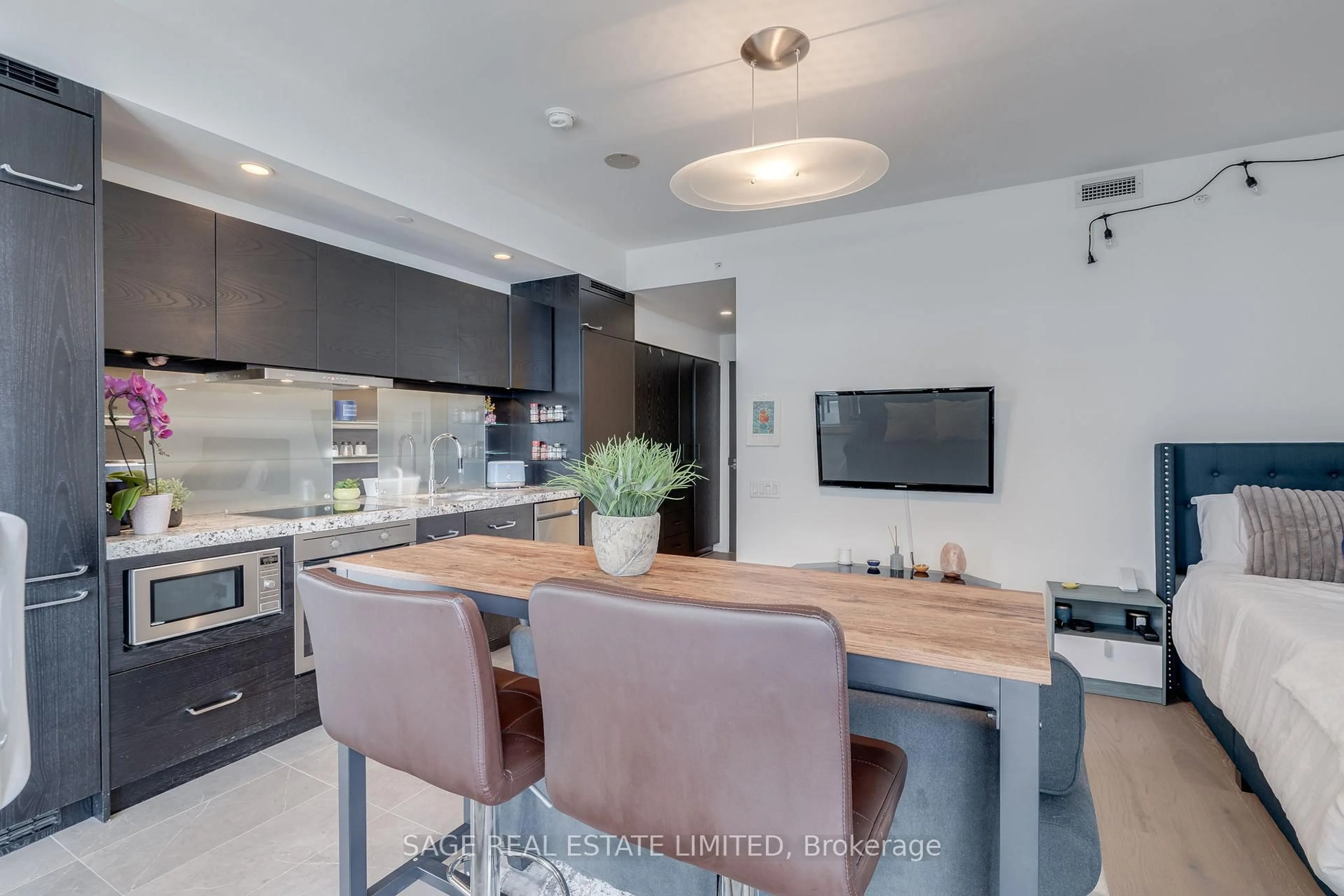 Contemporary kitchen, unknown for 45 Charles St #4503, Toronto Ontario M4Y 0B8