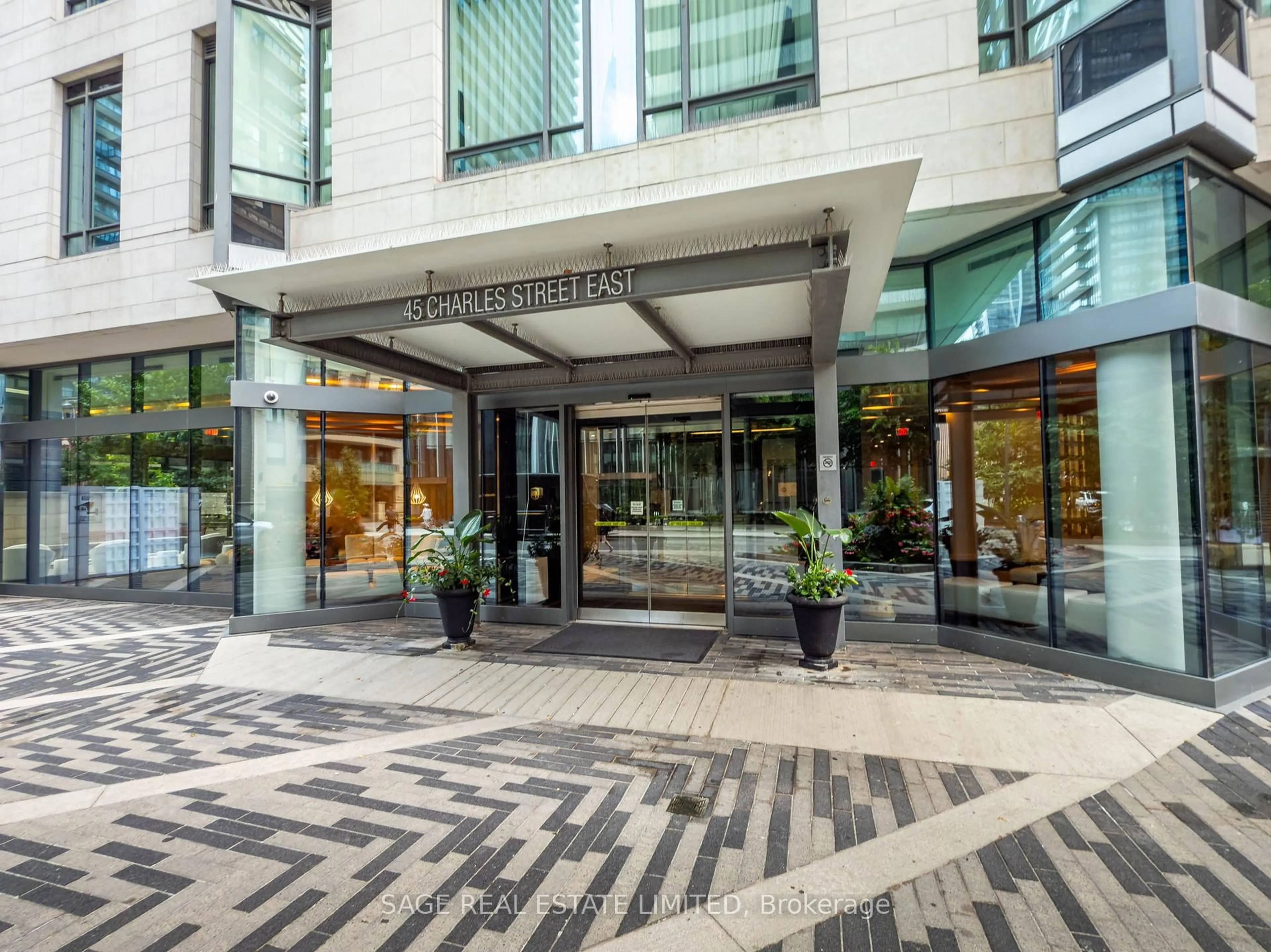 Indoor foyer for 45 Charles St #4503, Toronto Ontario M4Y 0B8