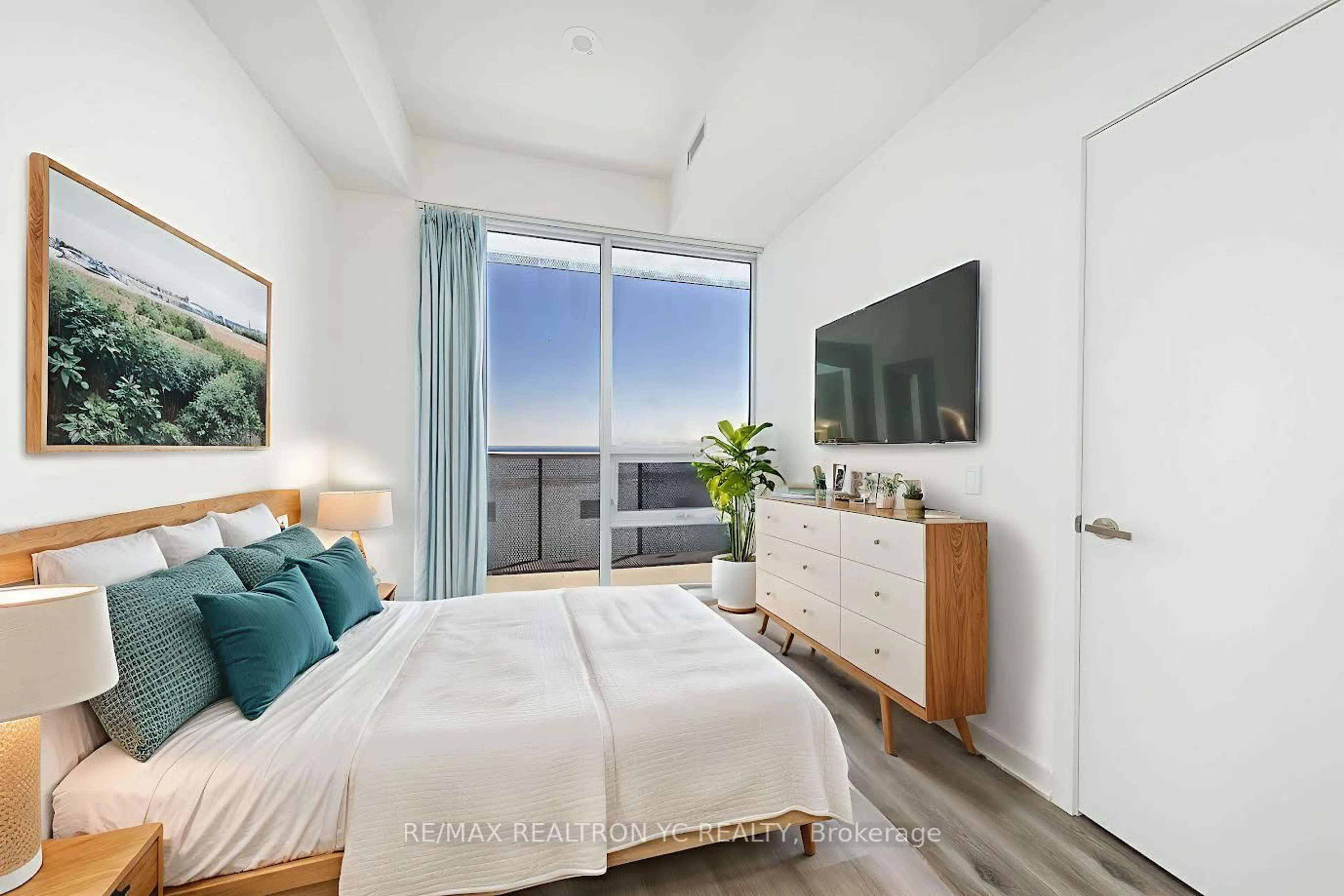 A pic of a room for 138 Downes St #6908, Toronto Ontario M5E 0E4