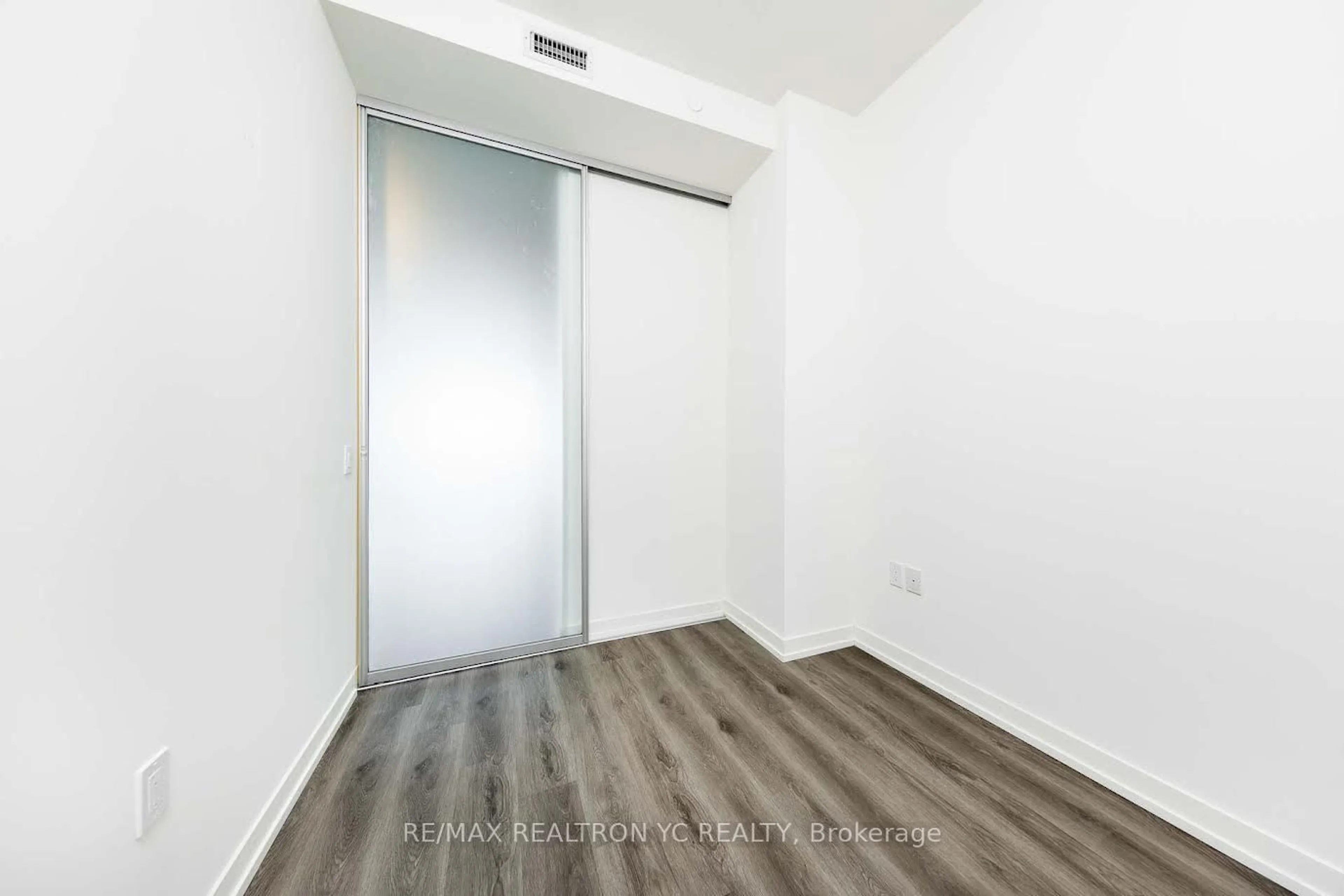 A pic of a room for 138 Downes St #6908, Toronto Ontario M5E 0E4