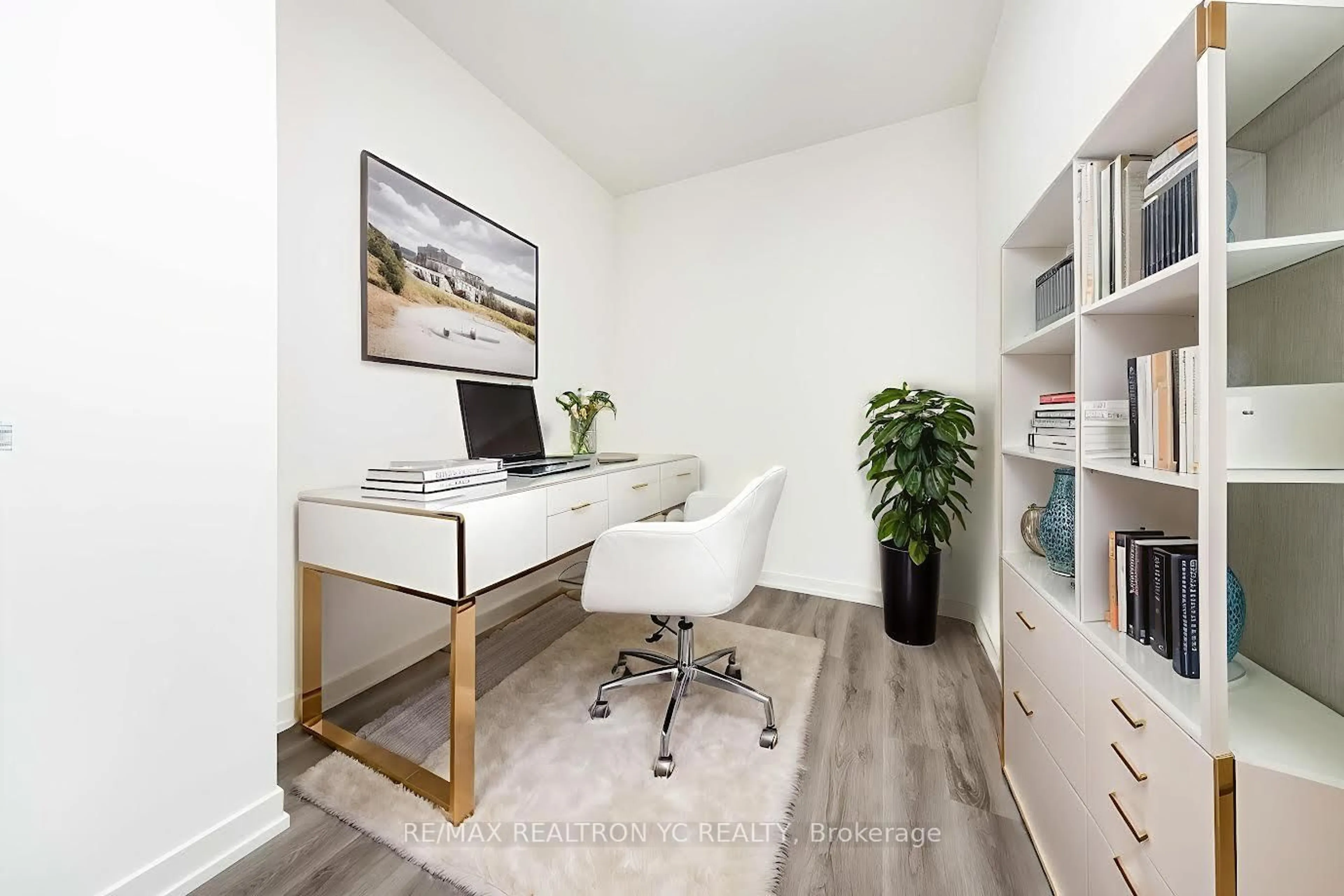 A pic of a room for 138 Downes St #6908, Toronto Ontario M5E 0E4