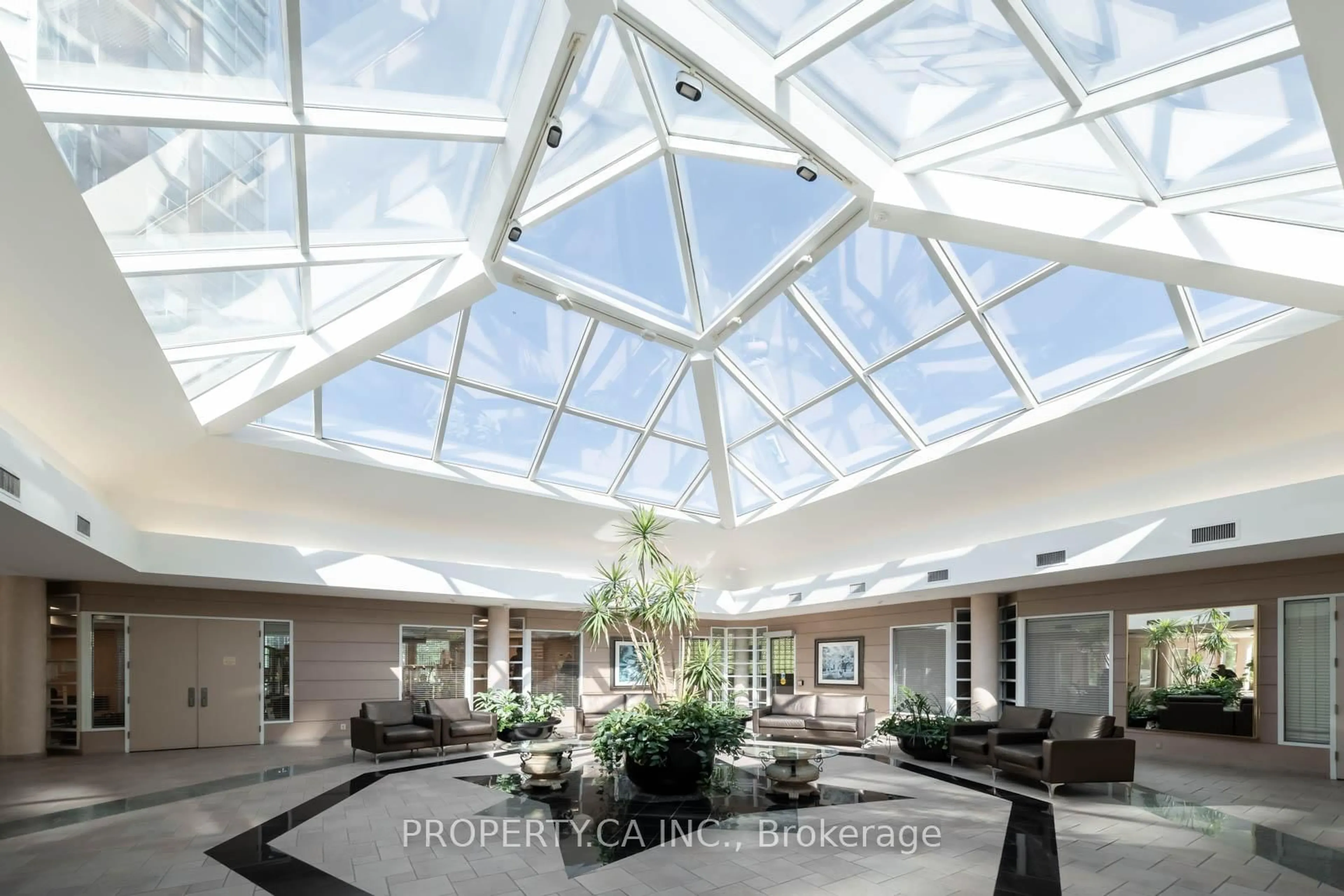 Indoor foyer for 7 Concorde Pl #708, Toronto Ontario M3C 3N4