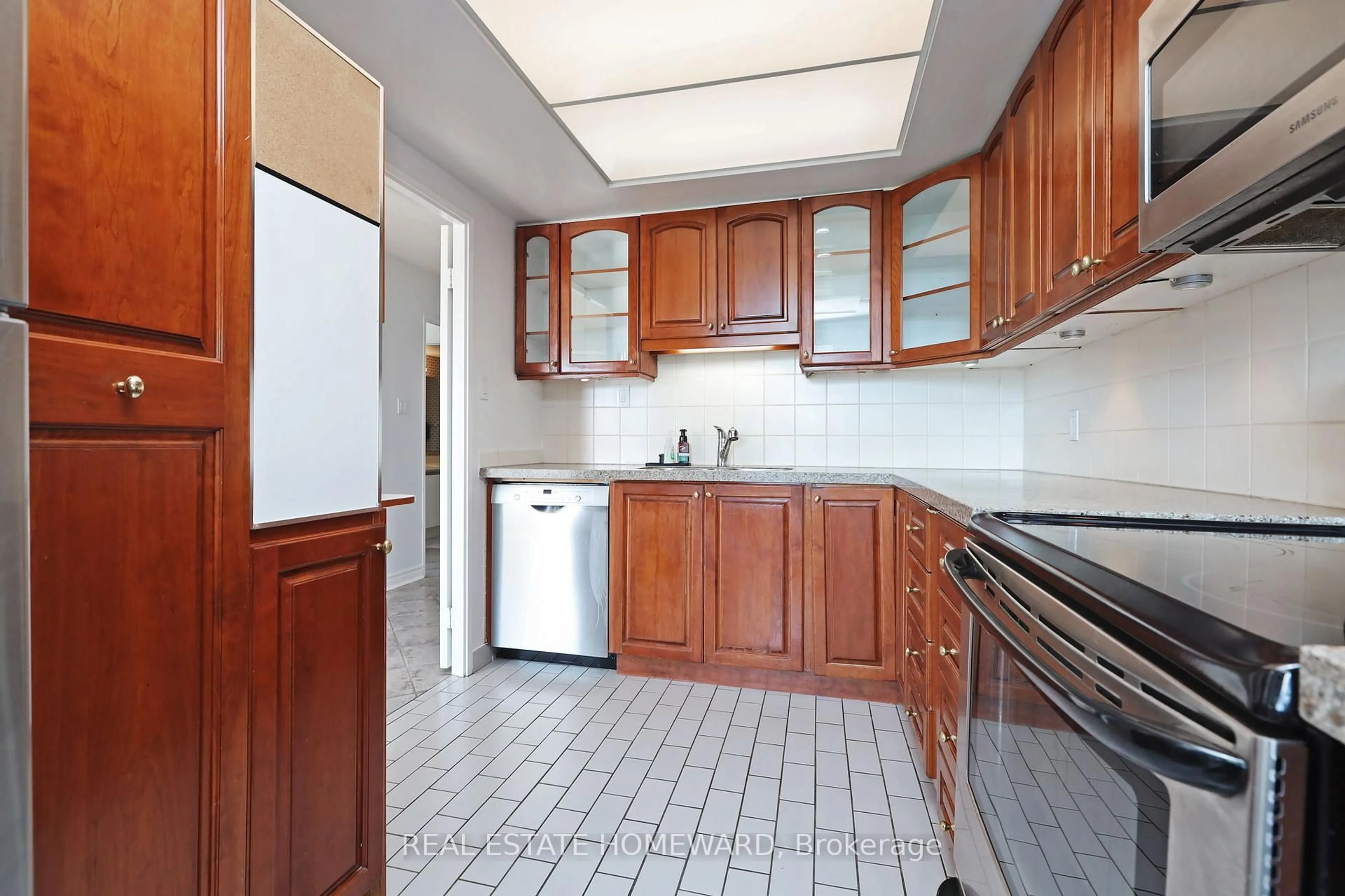 Standard kitchen, unknown for 215 Wynford Dr #801, Toronto Ontario M3C 3P5