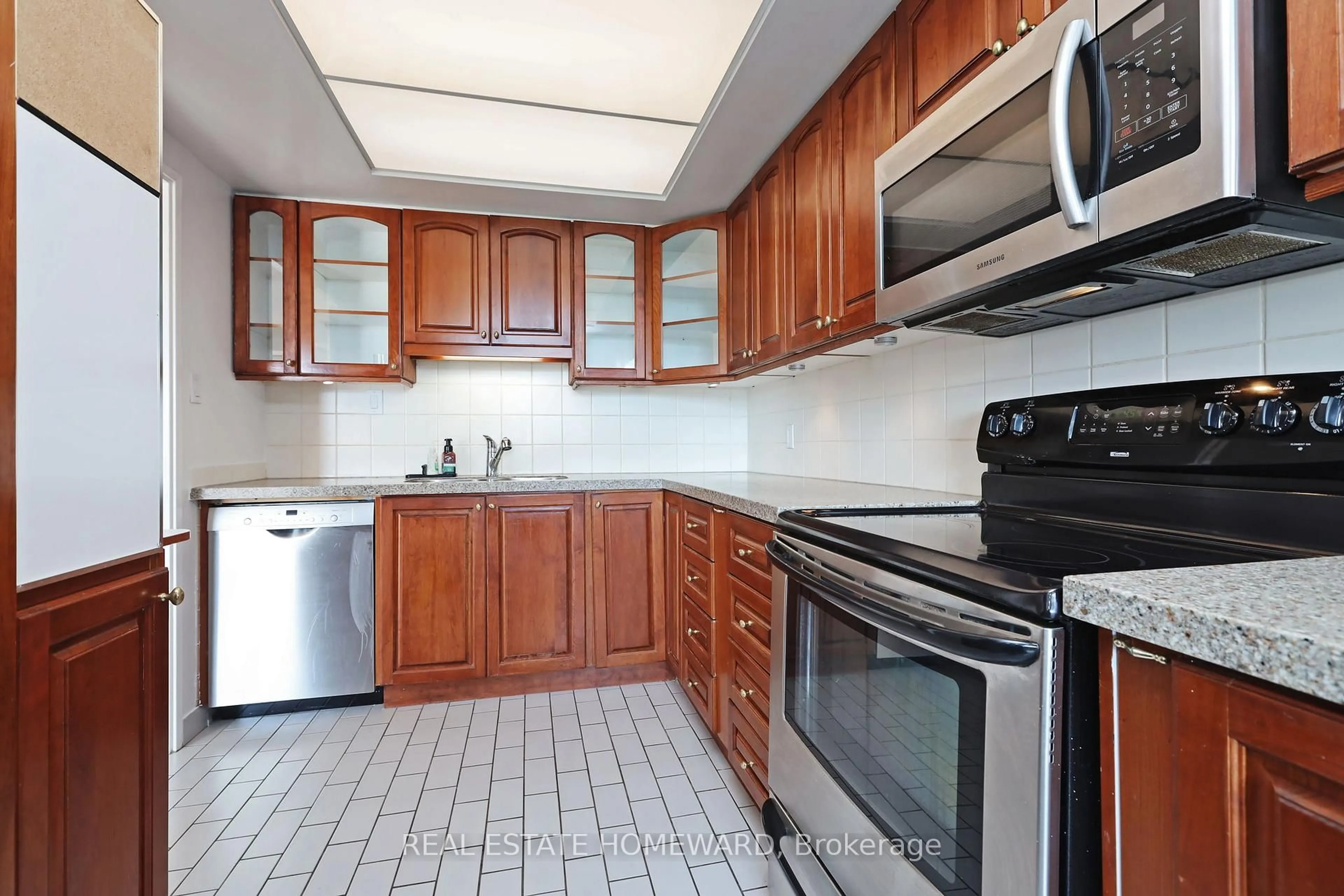 Standard kitchen, ceramic/tile floor for 215 Wynford Dr #801, Toronto Ontario M3C 3P5