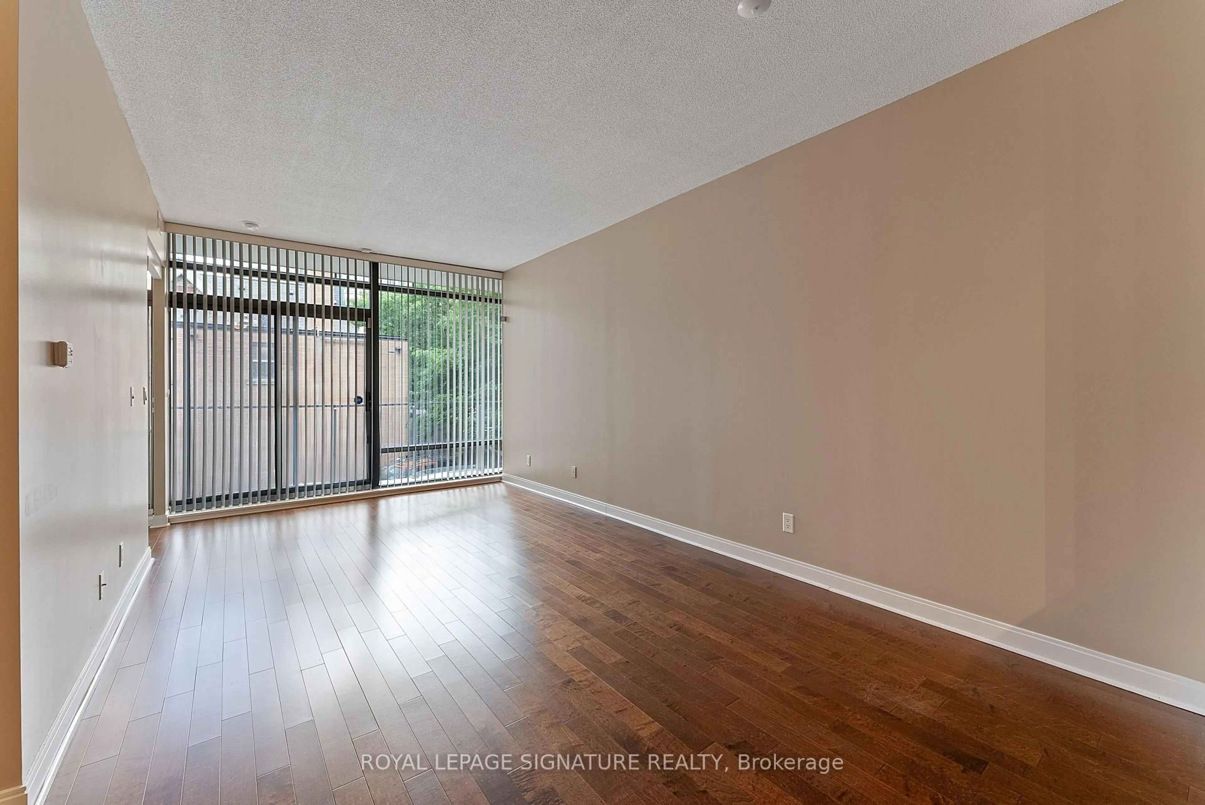 A pic of a room for 21 Scollard St #209, Toronto Ontario M5R 1G1