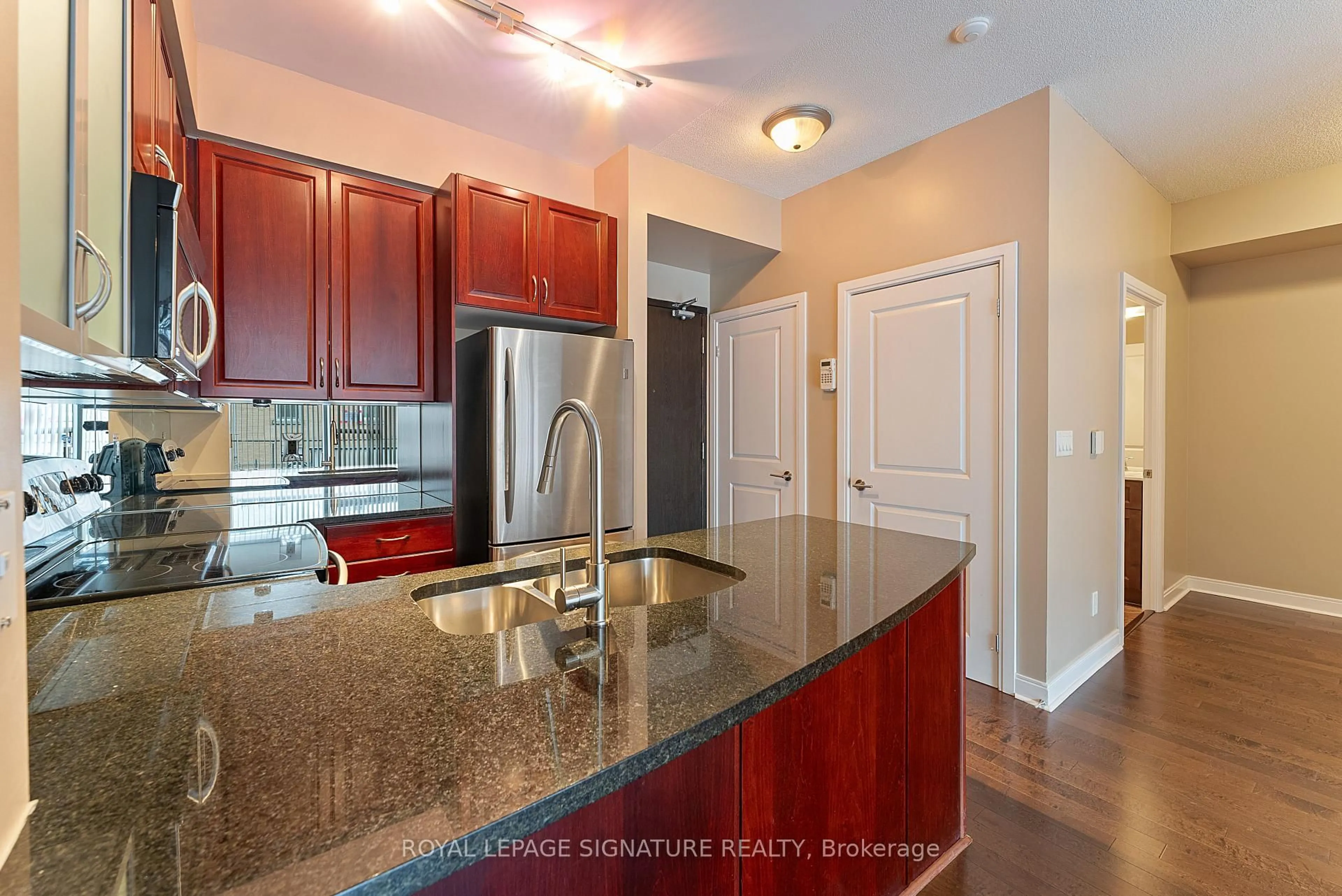 Standard kitchen, unknown for 21 Scollard St #209, Toronto Ontario M5R 1G1
