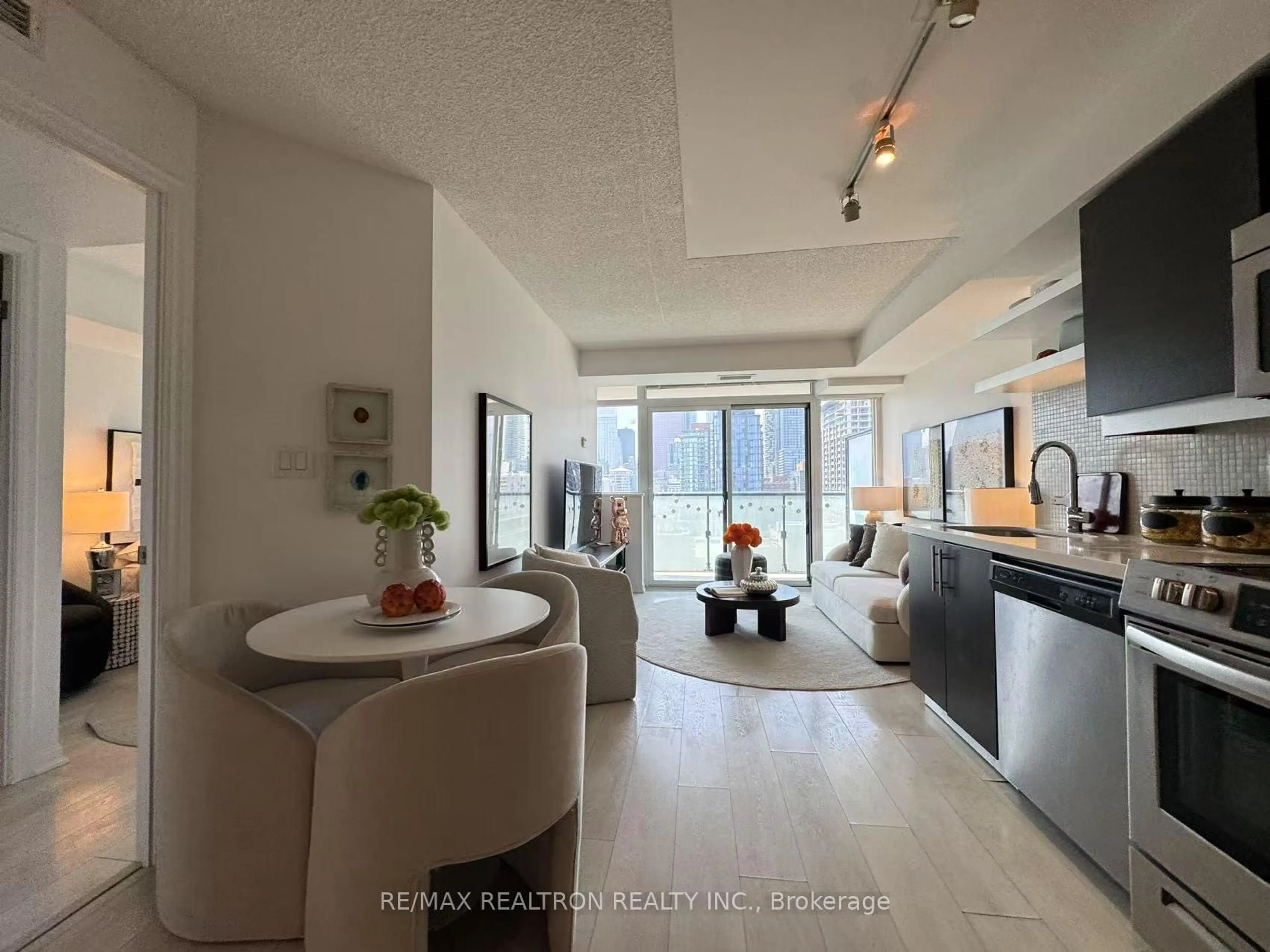 Open concept kitchen, ceramic/tile floor for 400 Adelaide St #1909, Toronto Ontario M5A 4S3