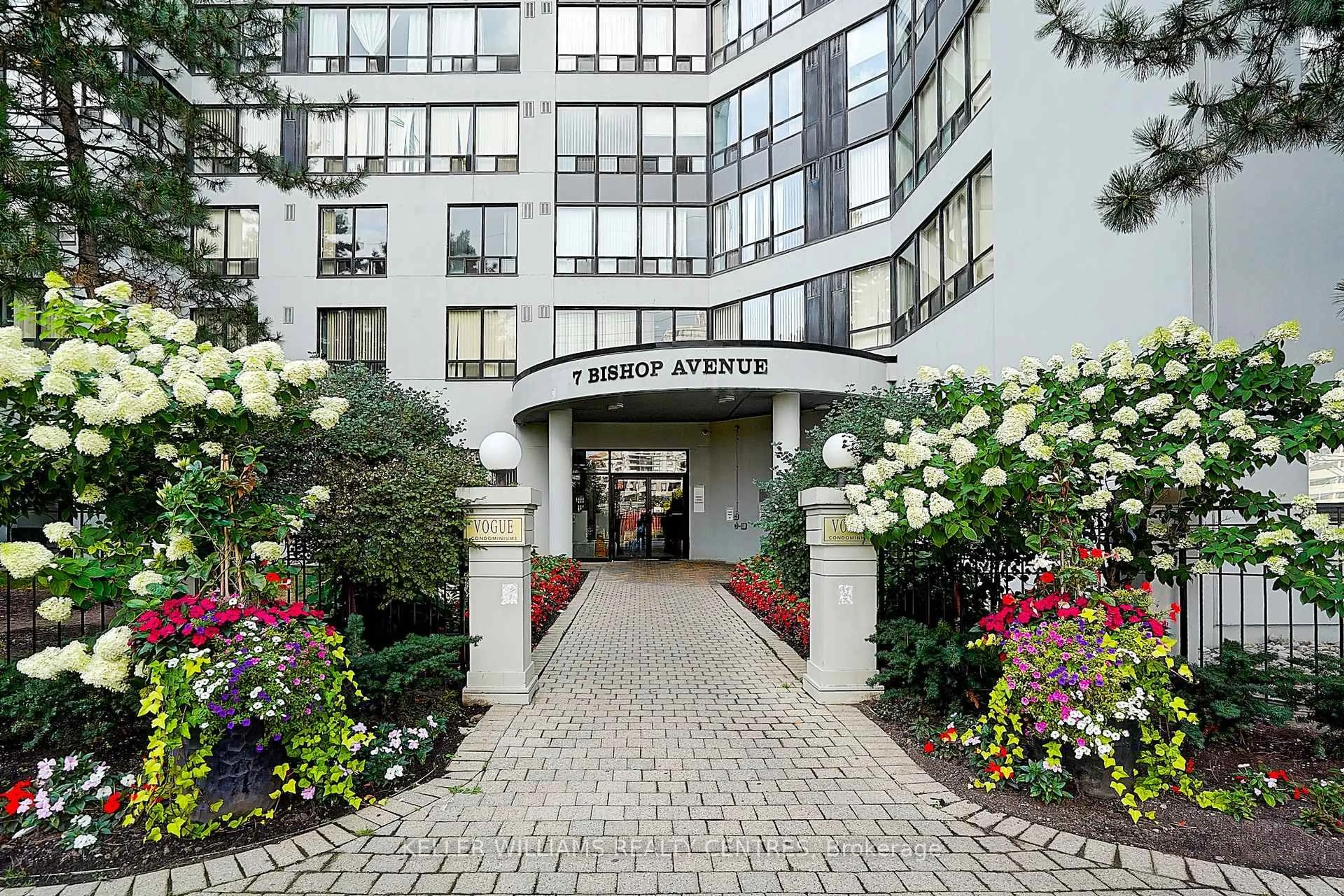 Indoor foyer for 7 Bishop Ave #1511, Toronto Ontario M2M 4J4